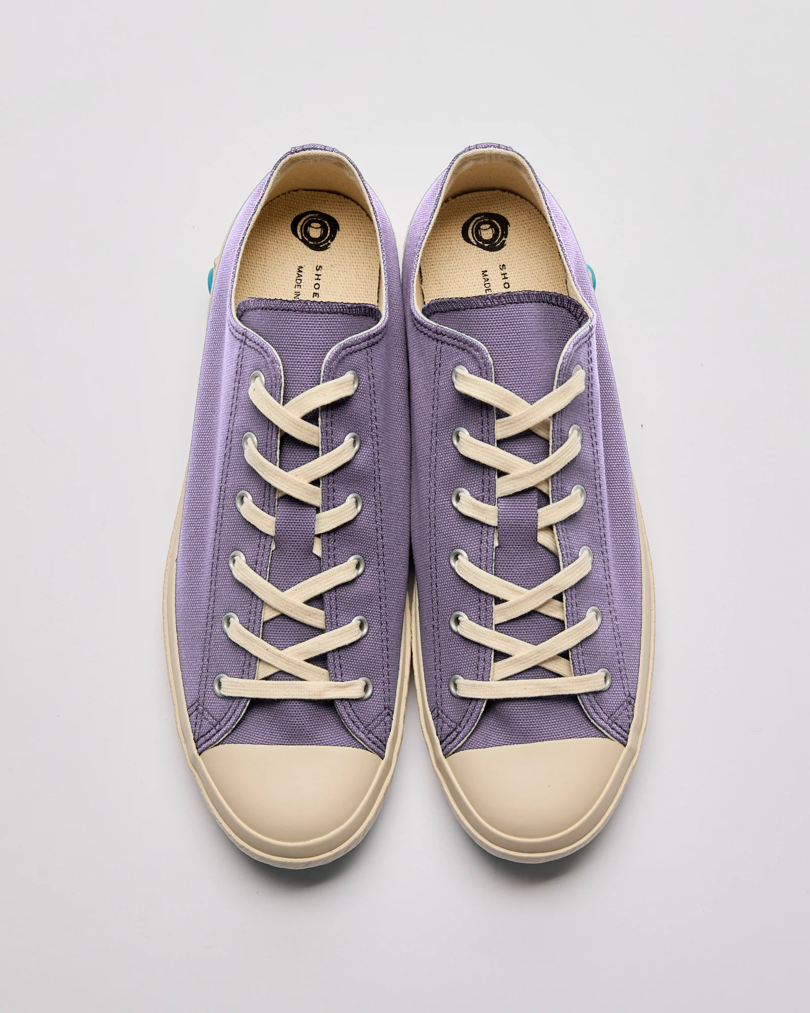 01JP Low Top Sneaker in Light Purple - Image 6
