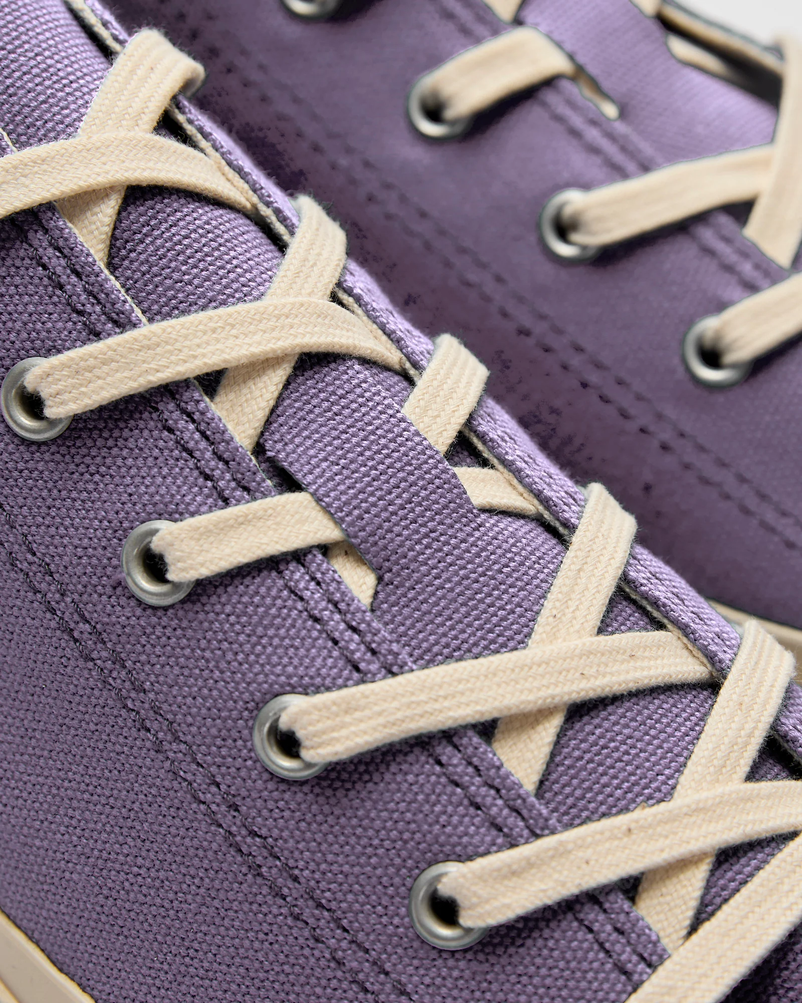 01JP Low Top Sneaker in Light Purple - Image 8