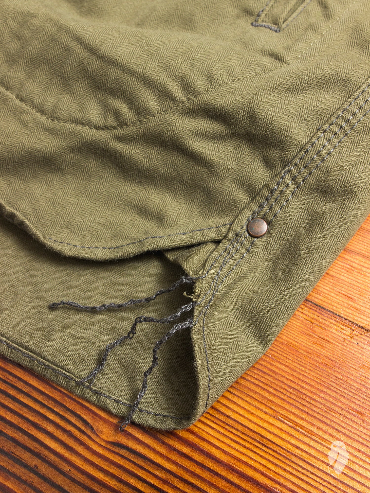 05-124 "Crest" Work Shirt in Olive Herringbone - Image 8