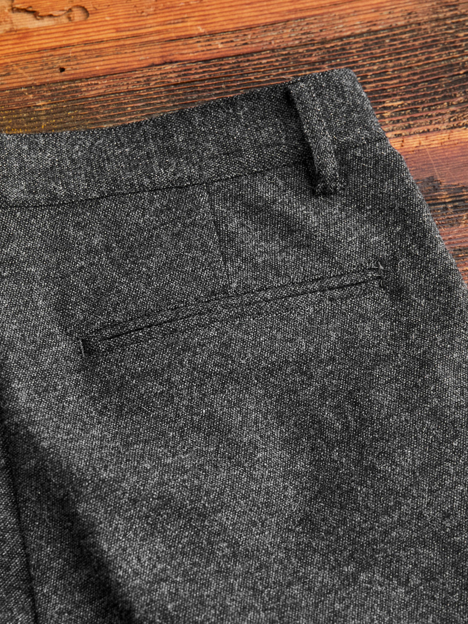 1-Pleat Wool Cashmere Trouser in Grey - Image 9