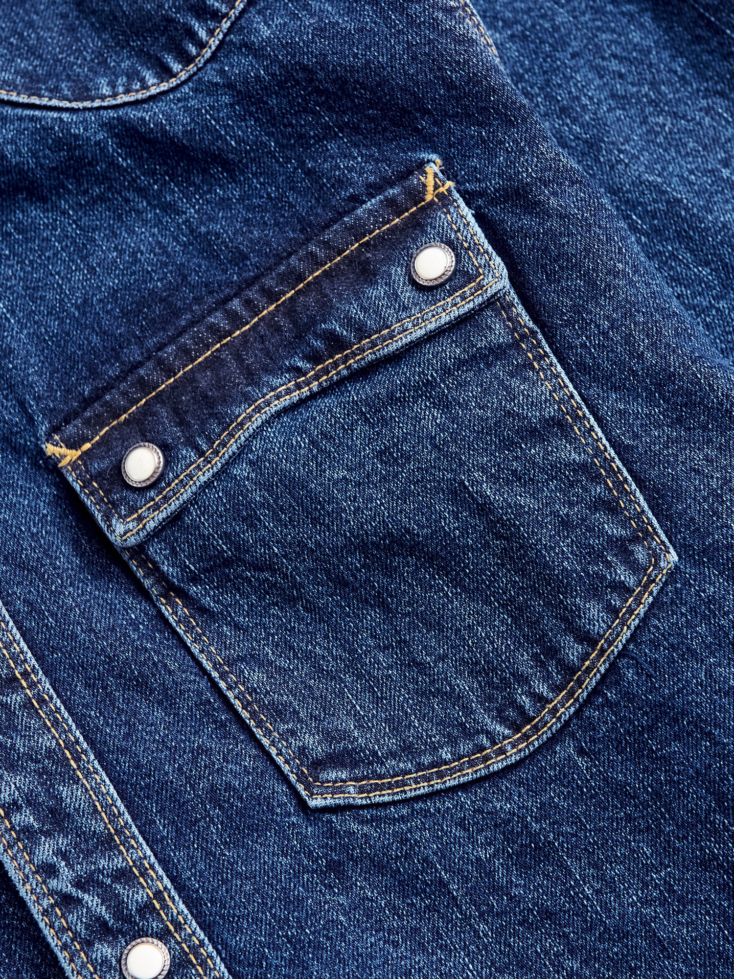 11oz Selvedge Western Shirt in Washed Indigo - Image 4