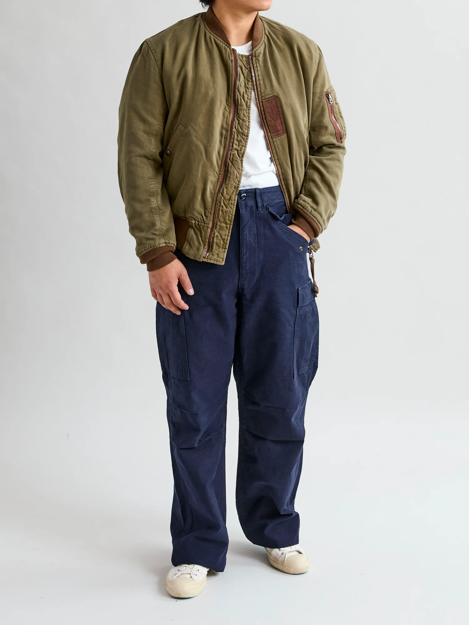 1889-IND Cargo Pants in Indigo - Image 15
