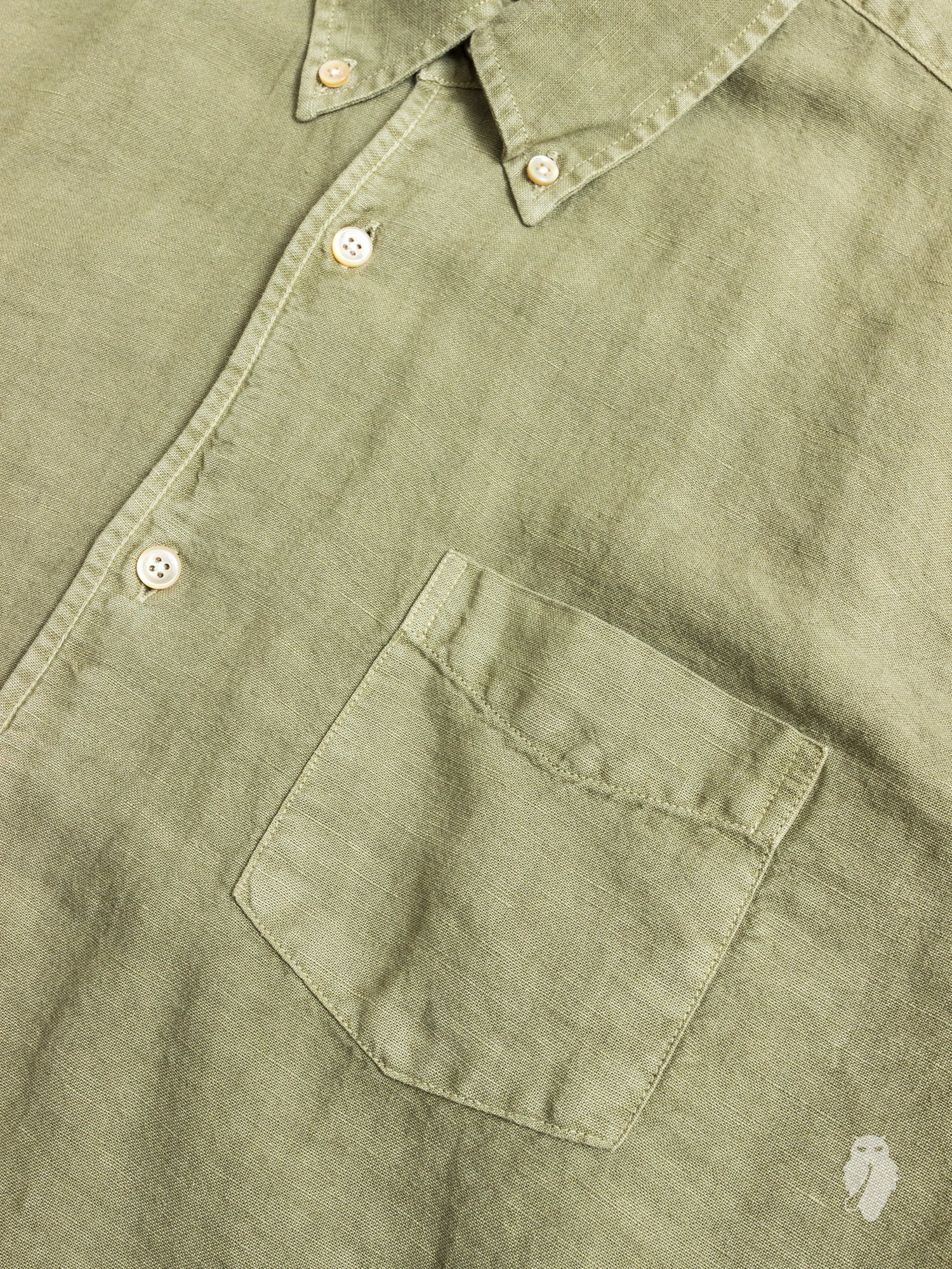 1950s Button Down Shirt in Olive Linen - Image 4