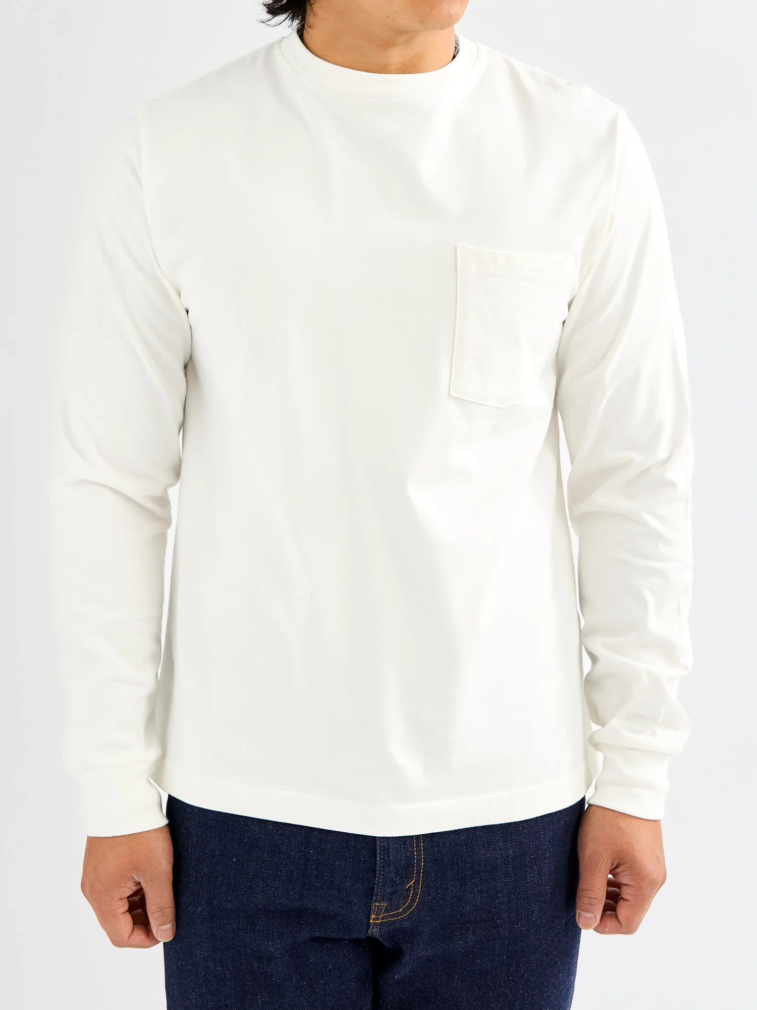 40/2 Long Sleeve Pocket T-Shirt in White - Image 2