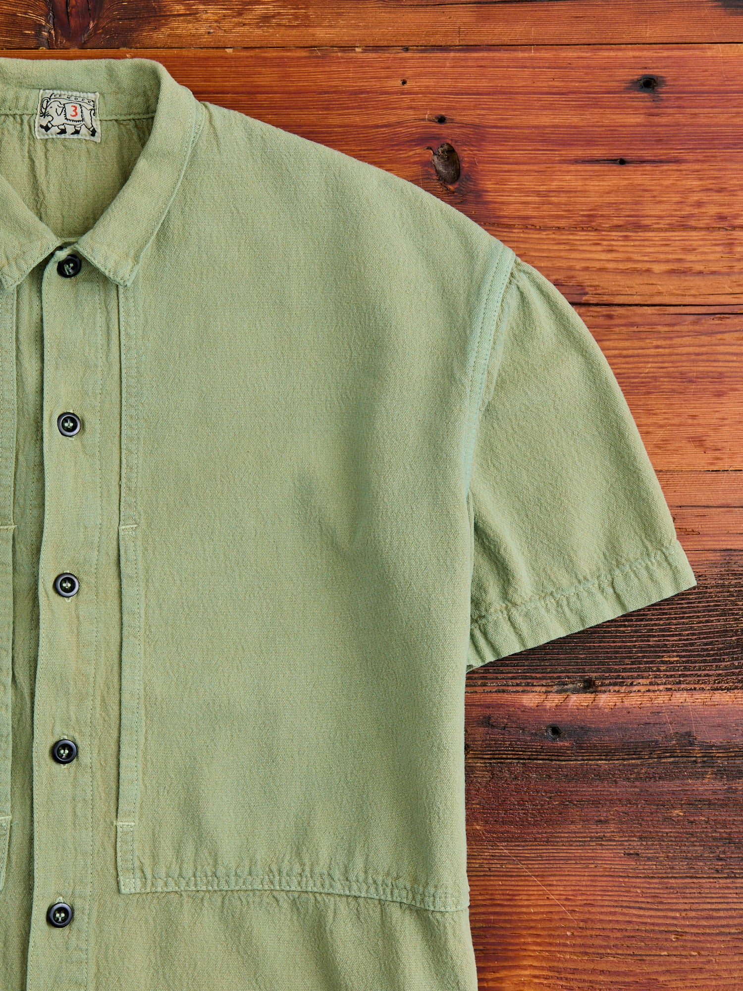 479 Short Sleeve Square Tail Yoke Shirt in Khaki - Image 3