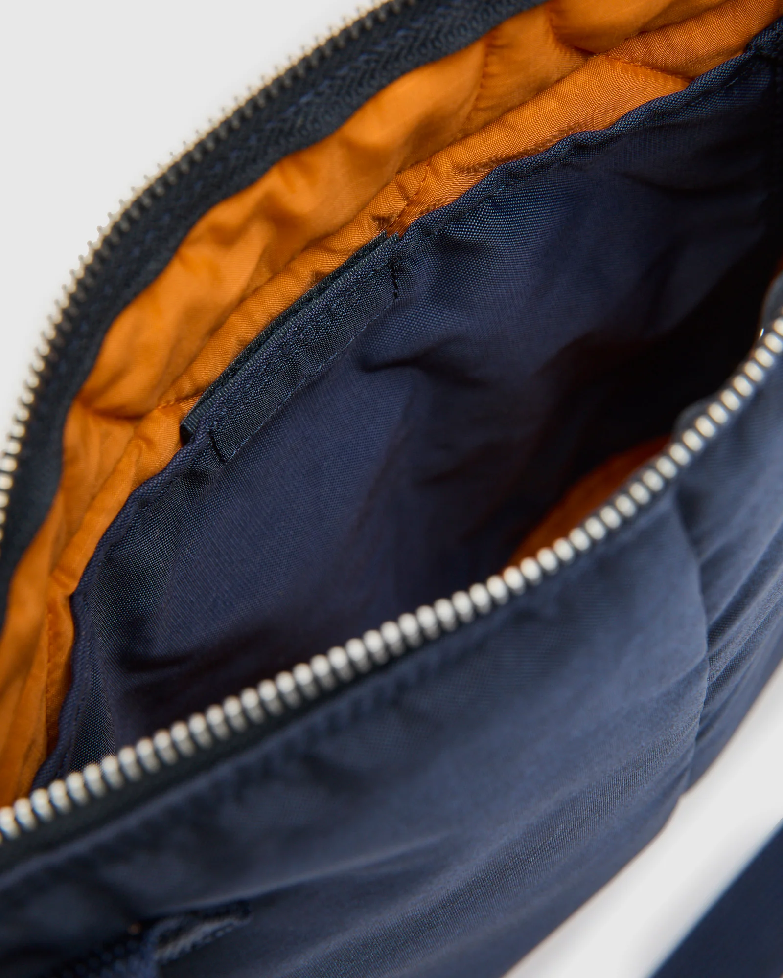 5901 "Force" Shoulder Bag in Navy - Image 9