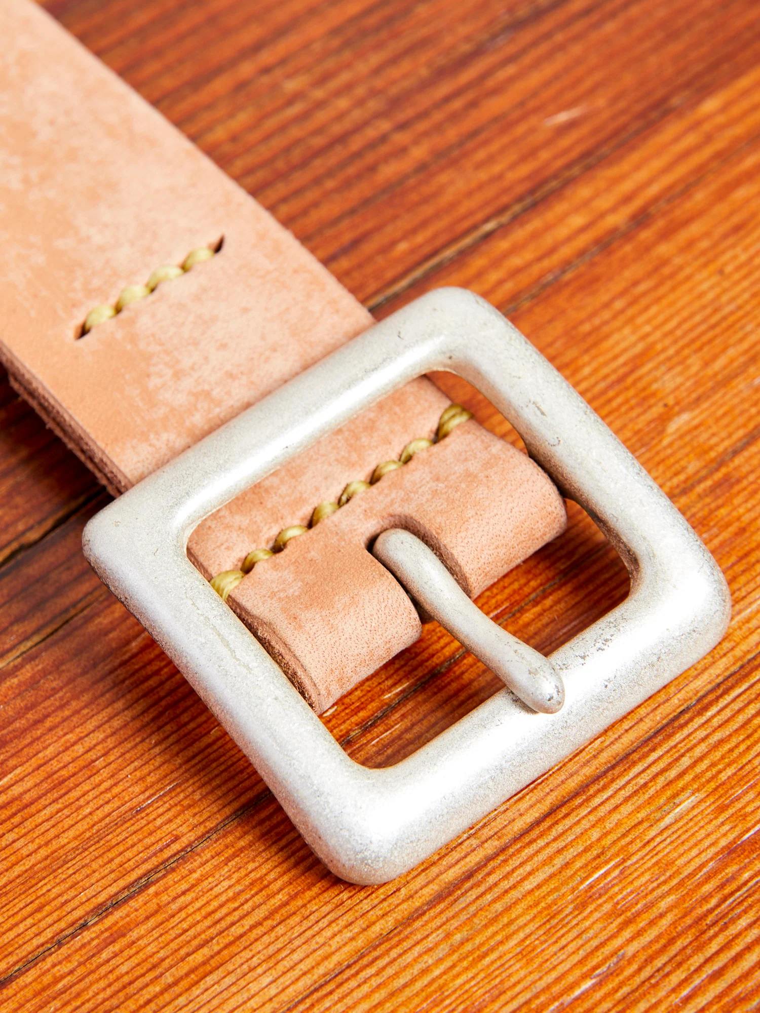 6211 Wild Leather Garrison Belt in Natural - Image 3