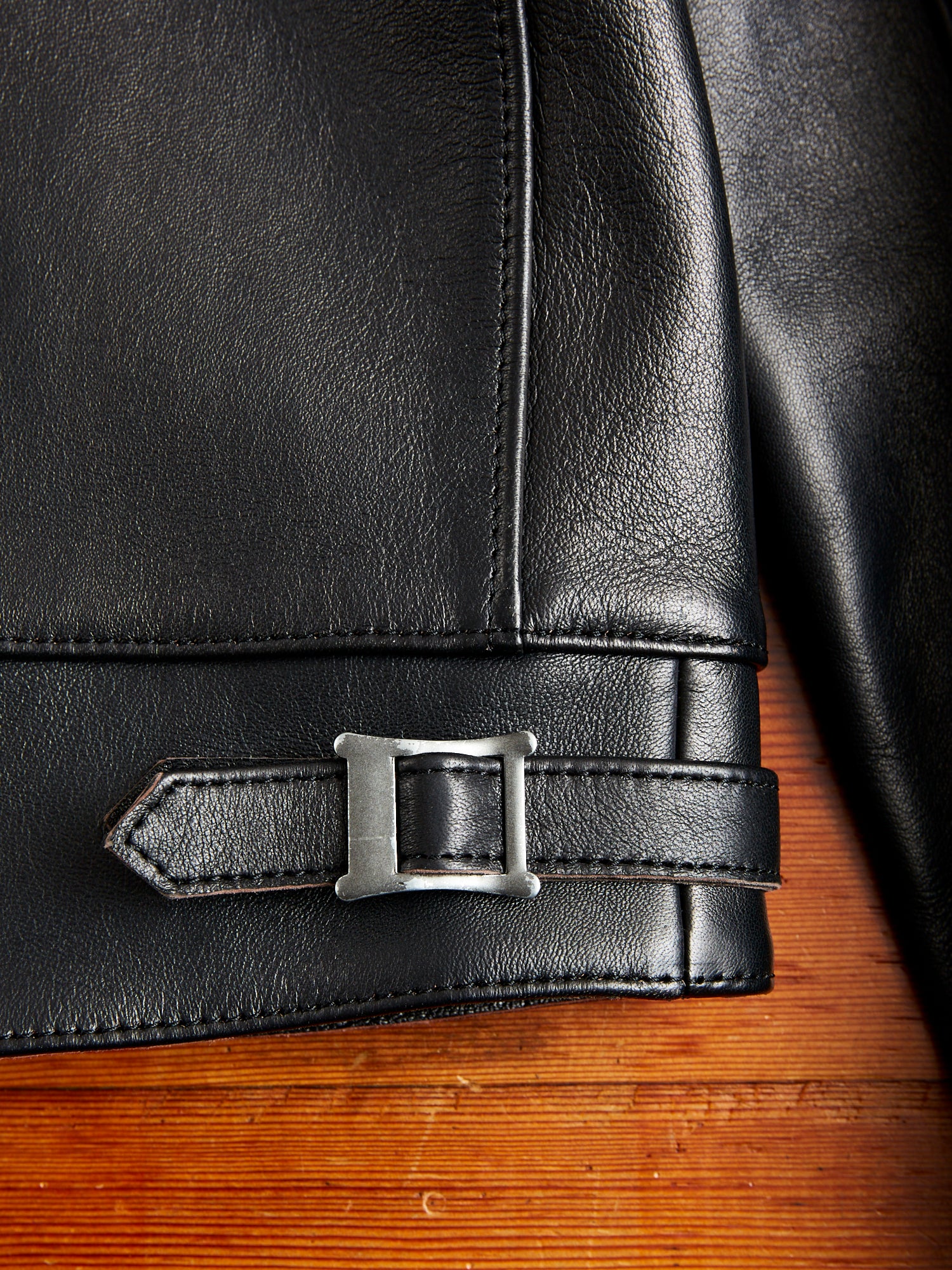 AD-01 Sheepskin Leather Center Zip Jacket in Black - Image 12