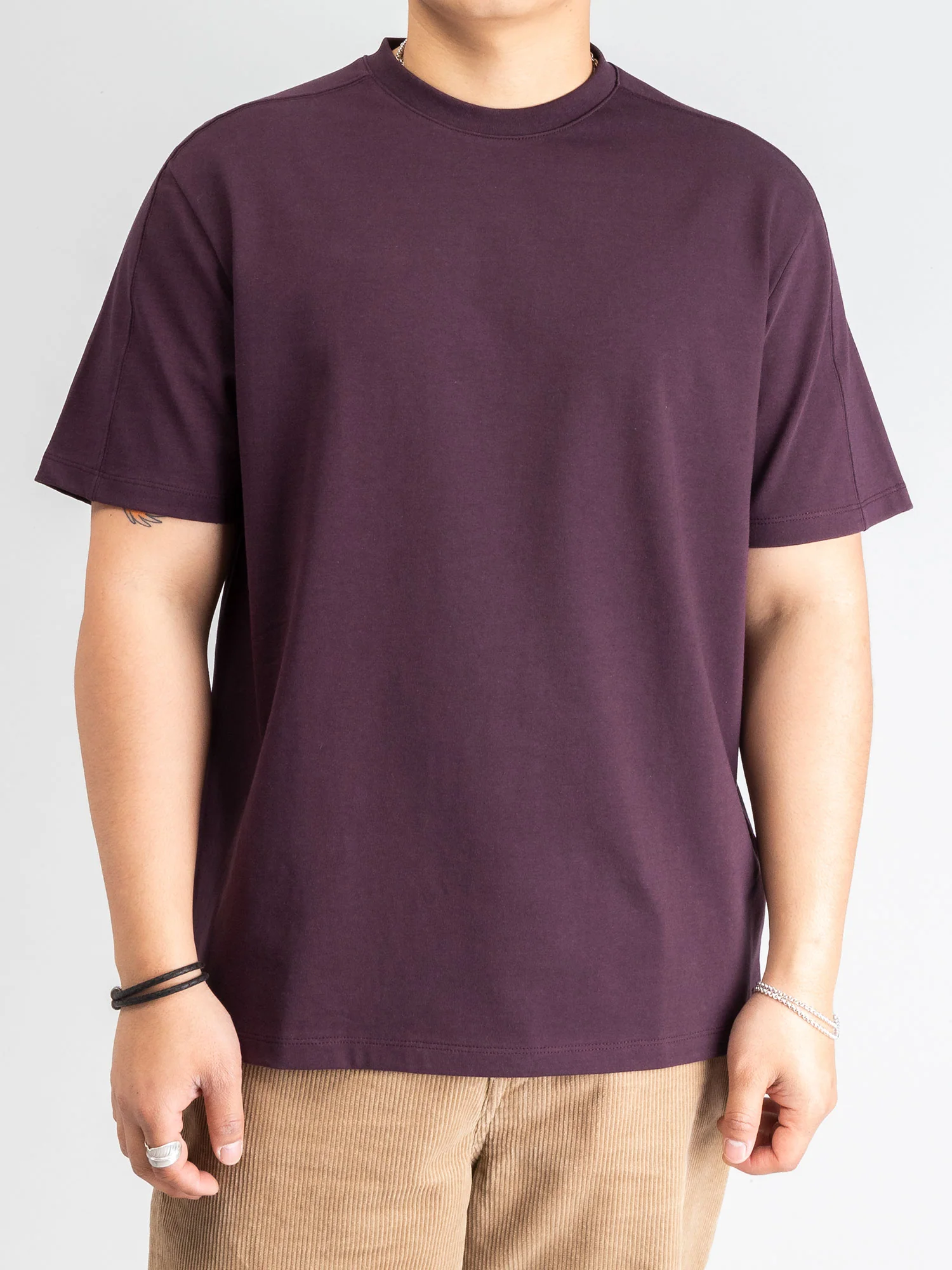 Basic T-Shirt in Dark Purple - Image 2