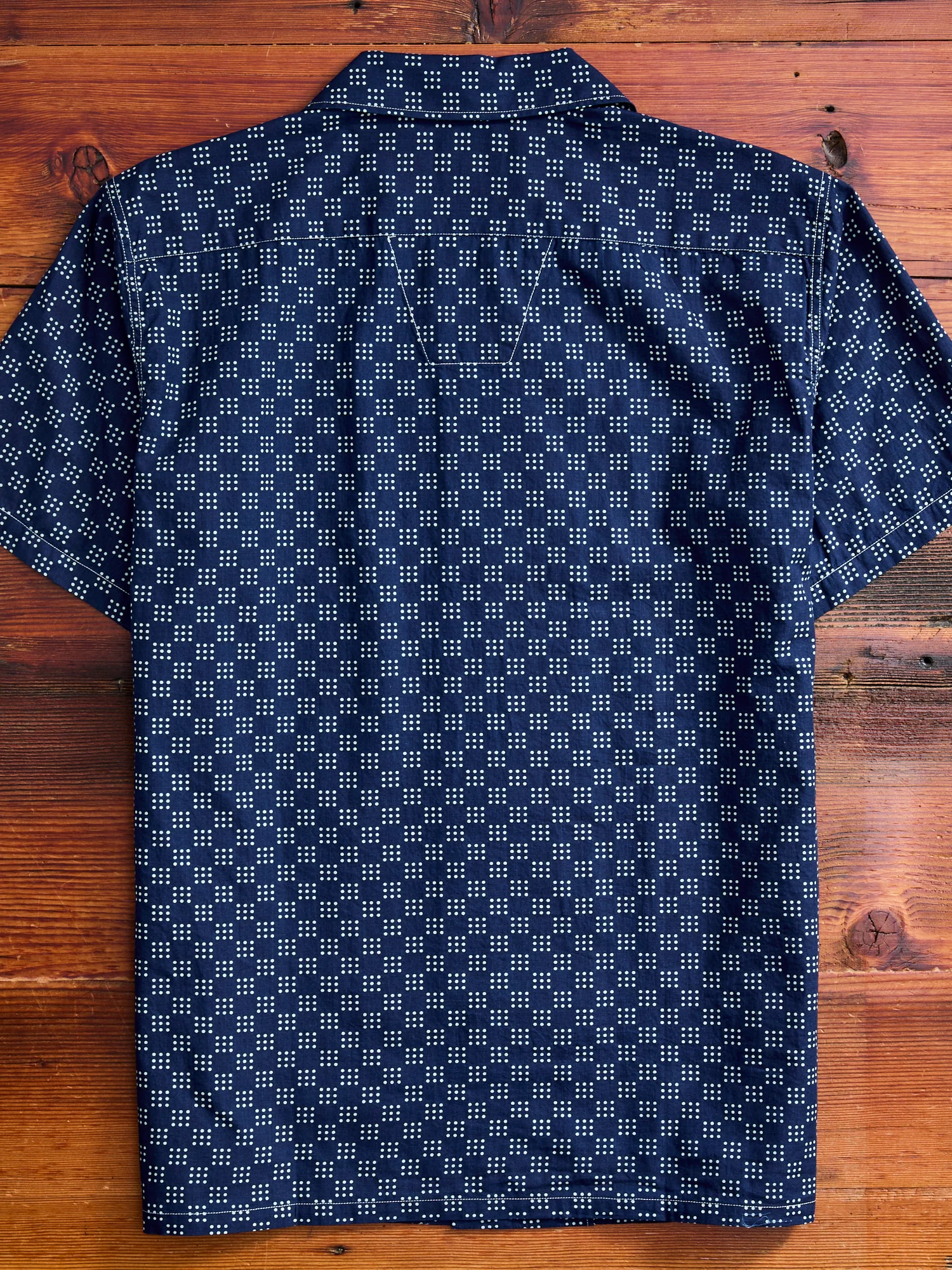 Bassen Hawaiian Shirt in Indigo Dot - Image 9