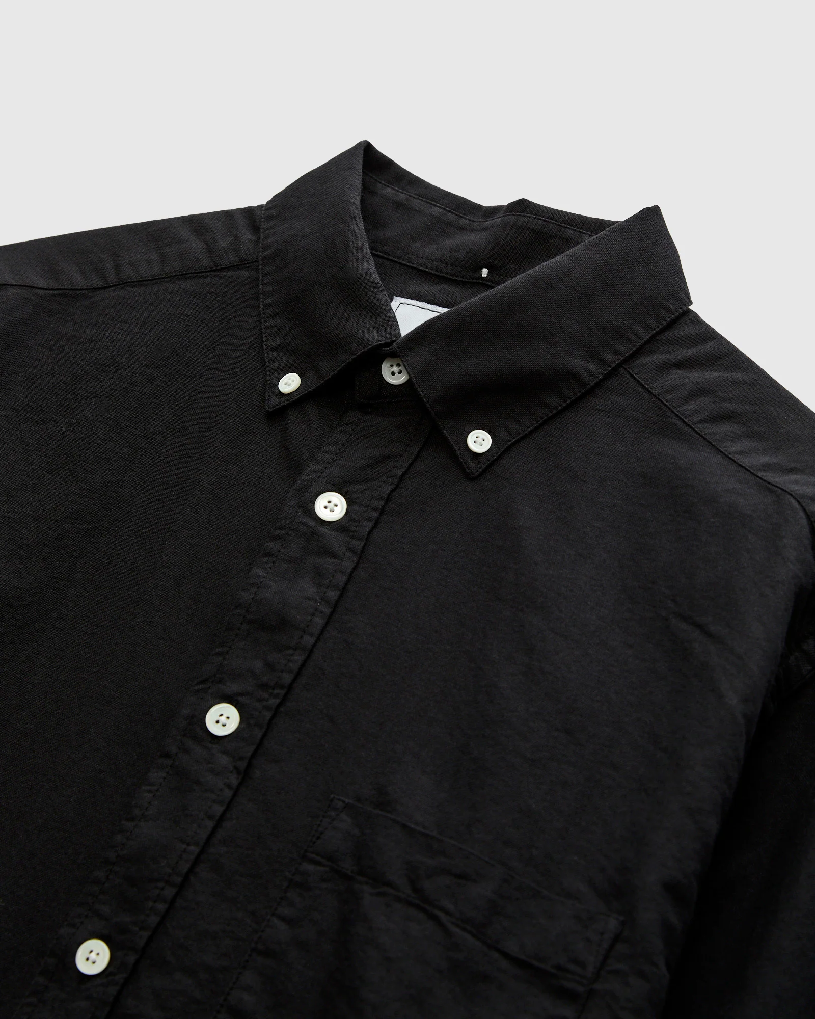 Belavista Button-Up Shirt in Black - Image 3