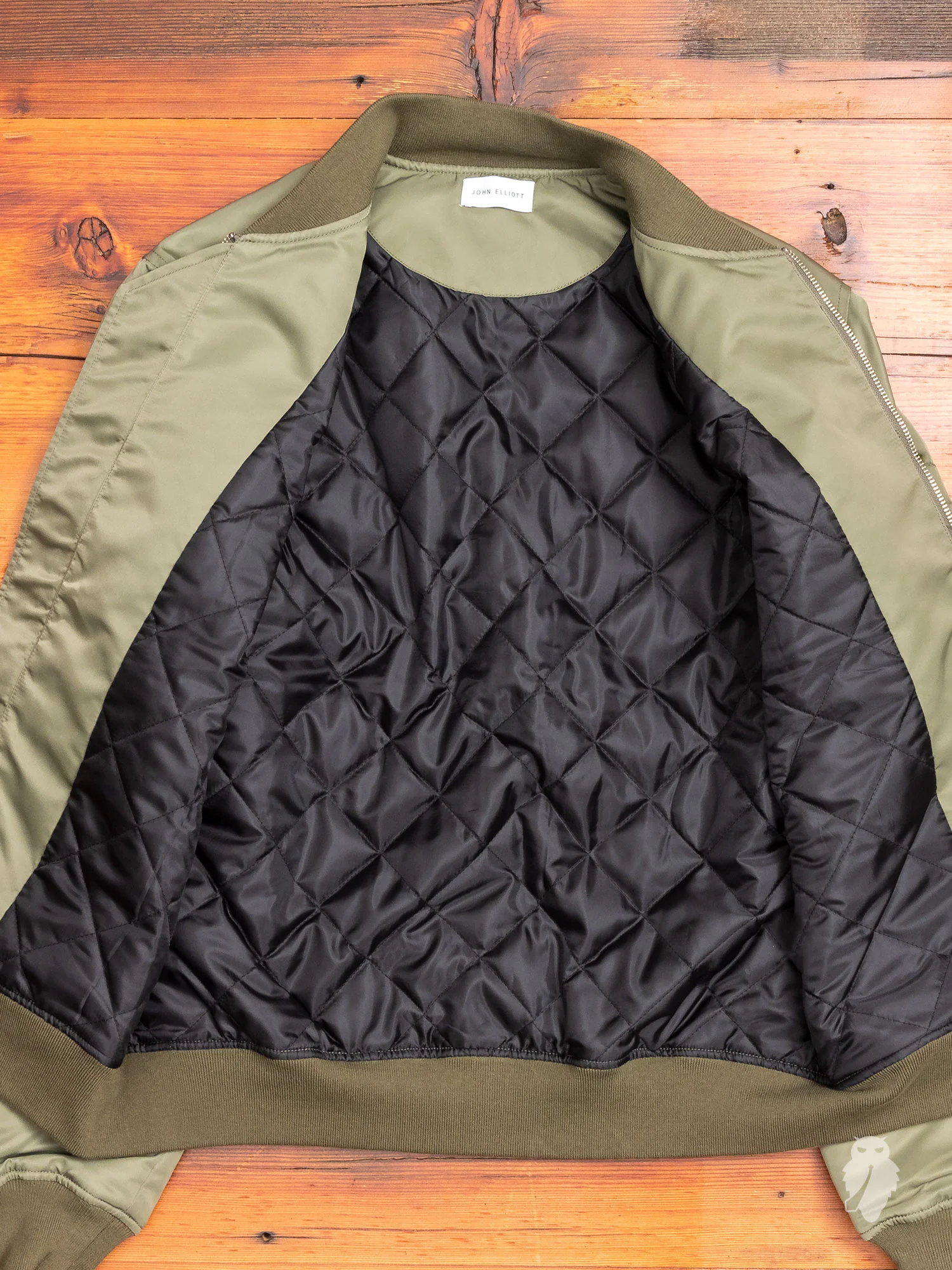 Bogota Bomber Jacket II in Olive - Image 8