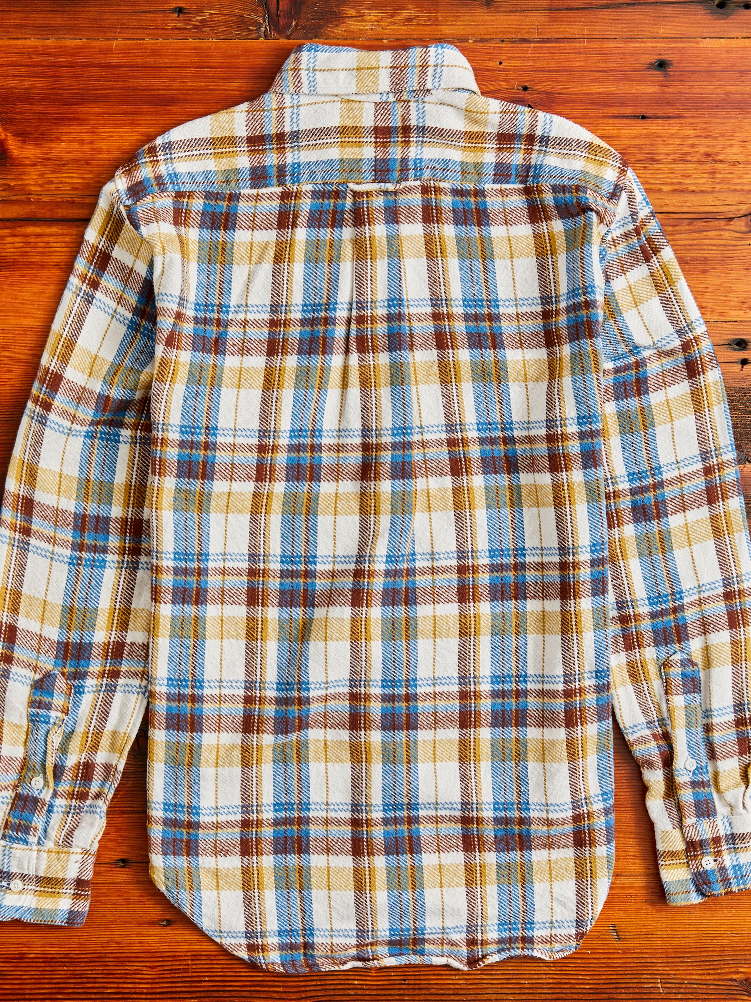 Brushed Triple-Yarn Flannel in White - Image 8