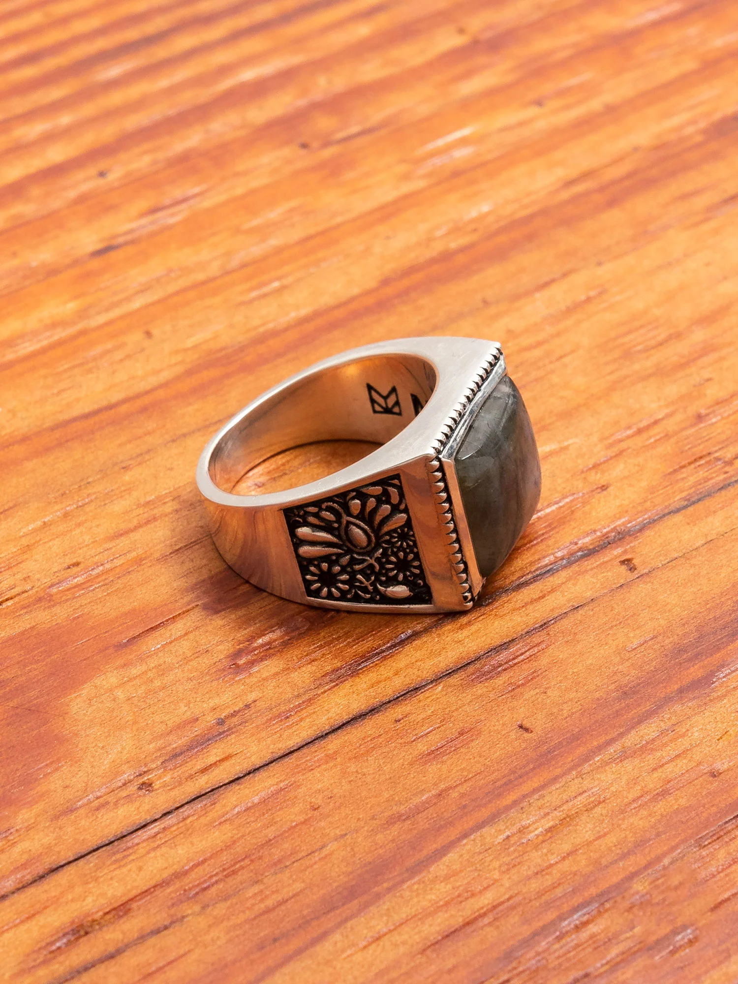 Buick Ring in Silver/Labradorite - Image 2