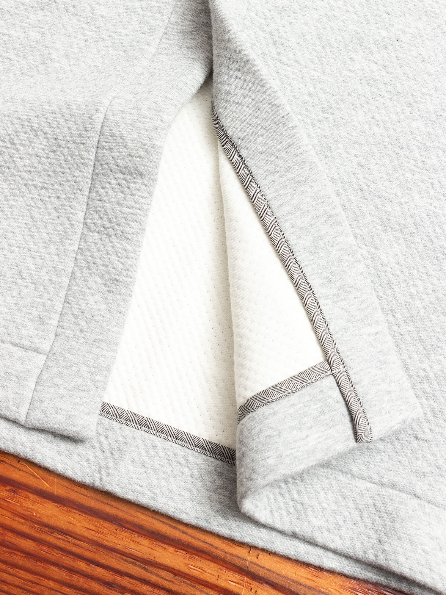 Cabin Fleece Robe in Heather Grey - Image 8