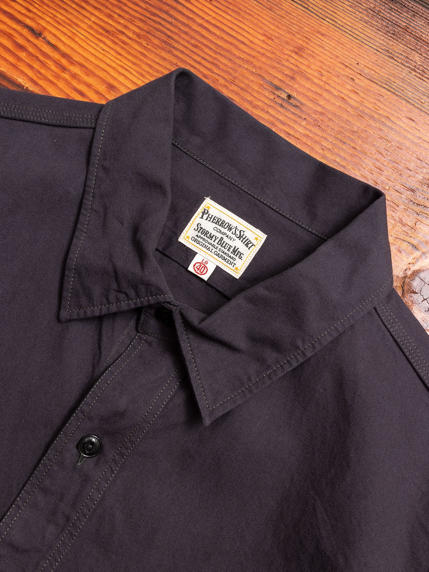 Classic Work Shirt in Black - Image 2