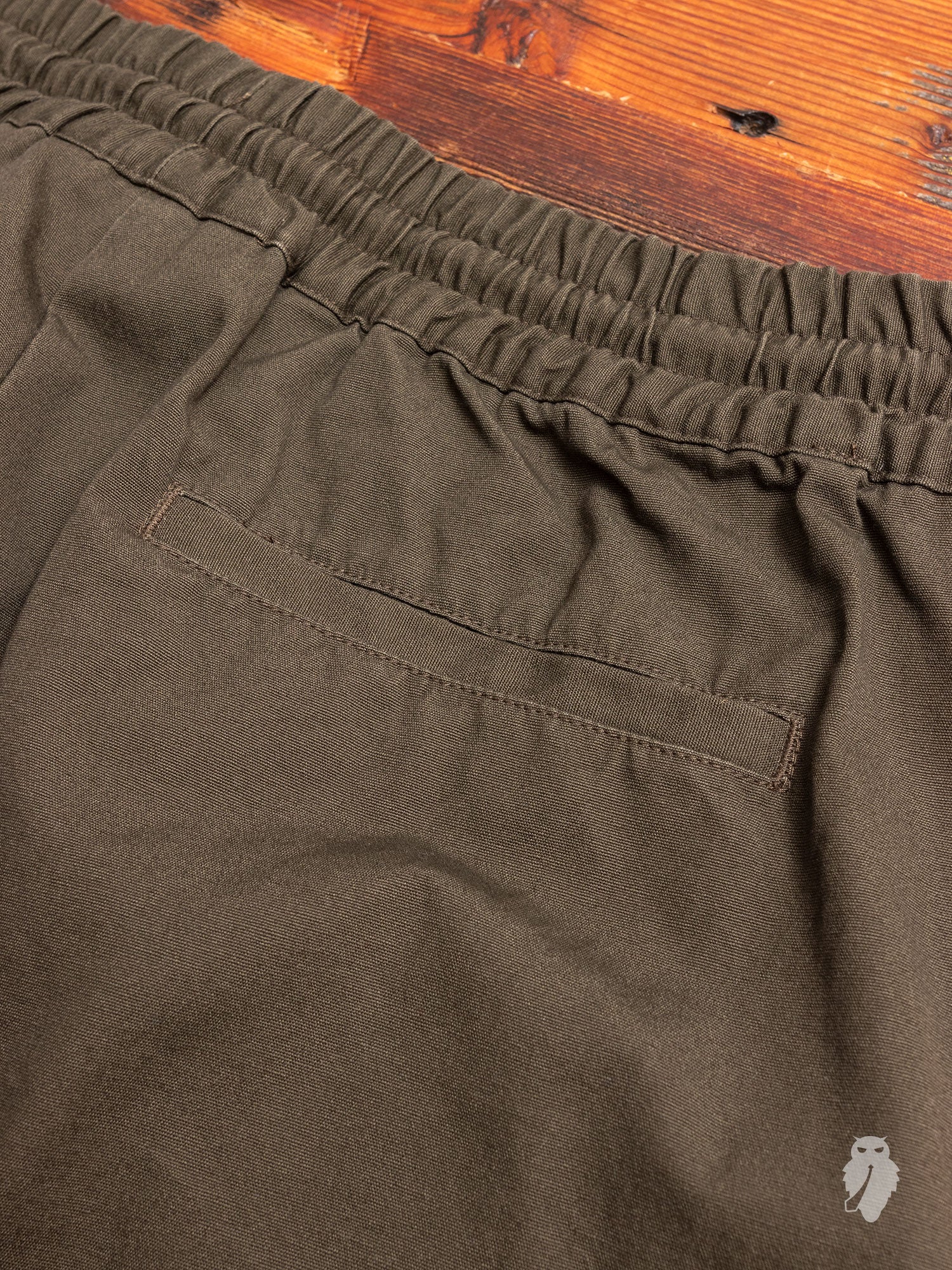 Cropped Pants in Olive Canvas - Image 9
