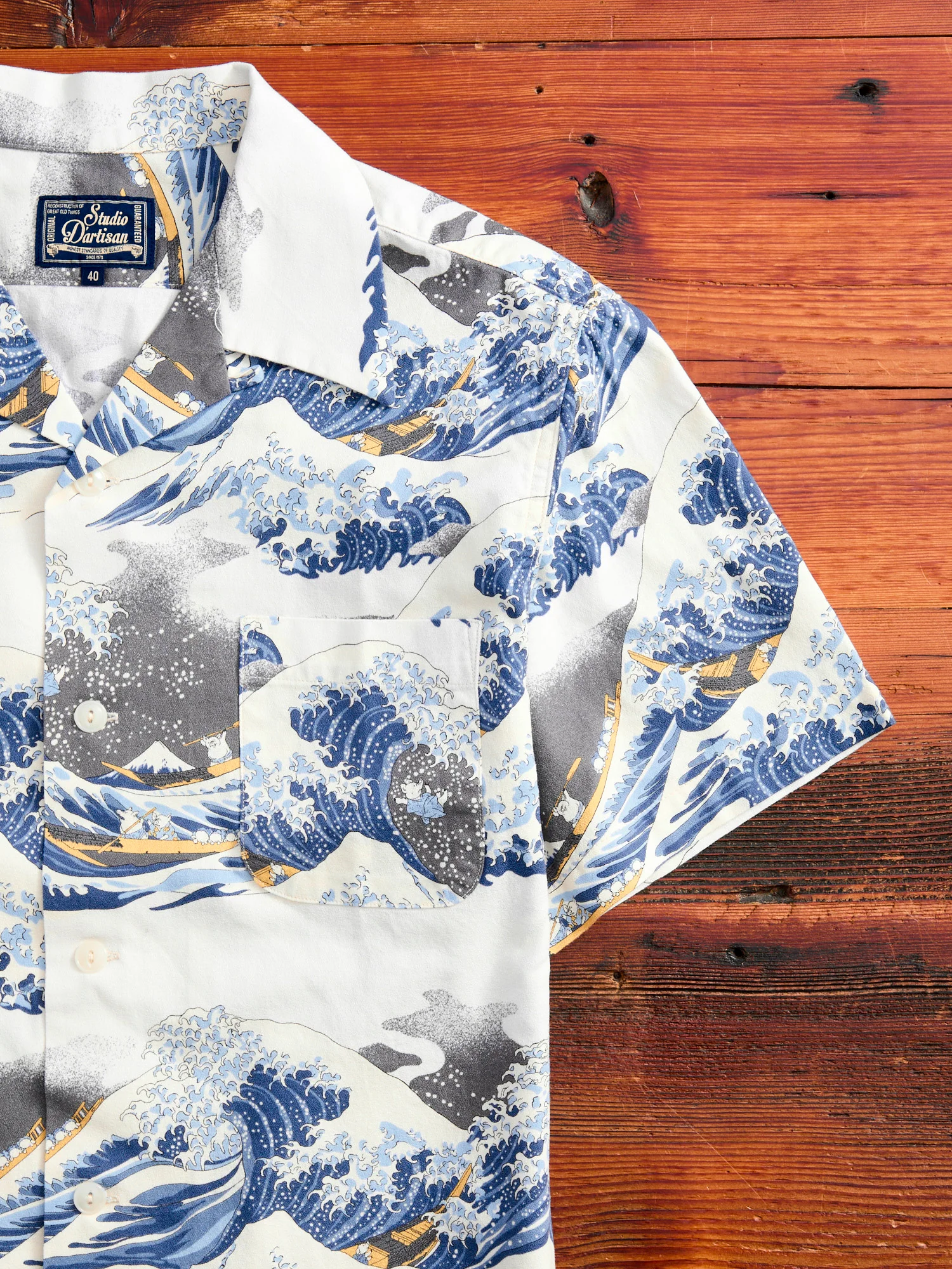"Great Wave" Vacation Shirt in Ivory - Image 4