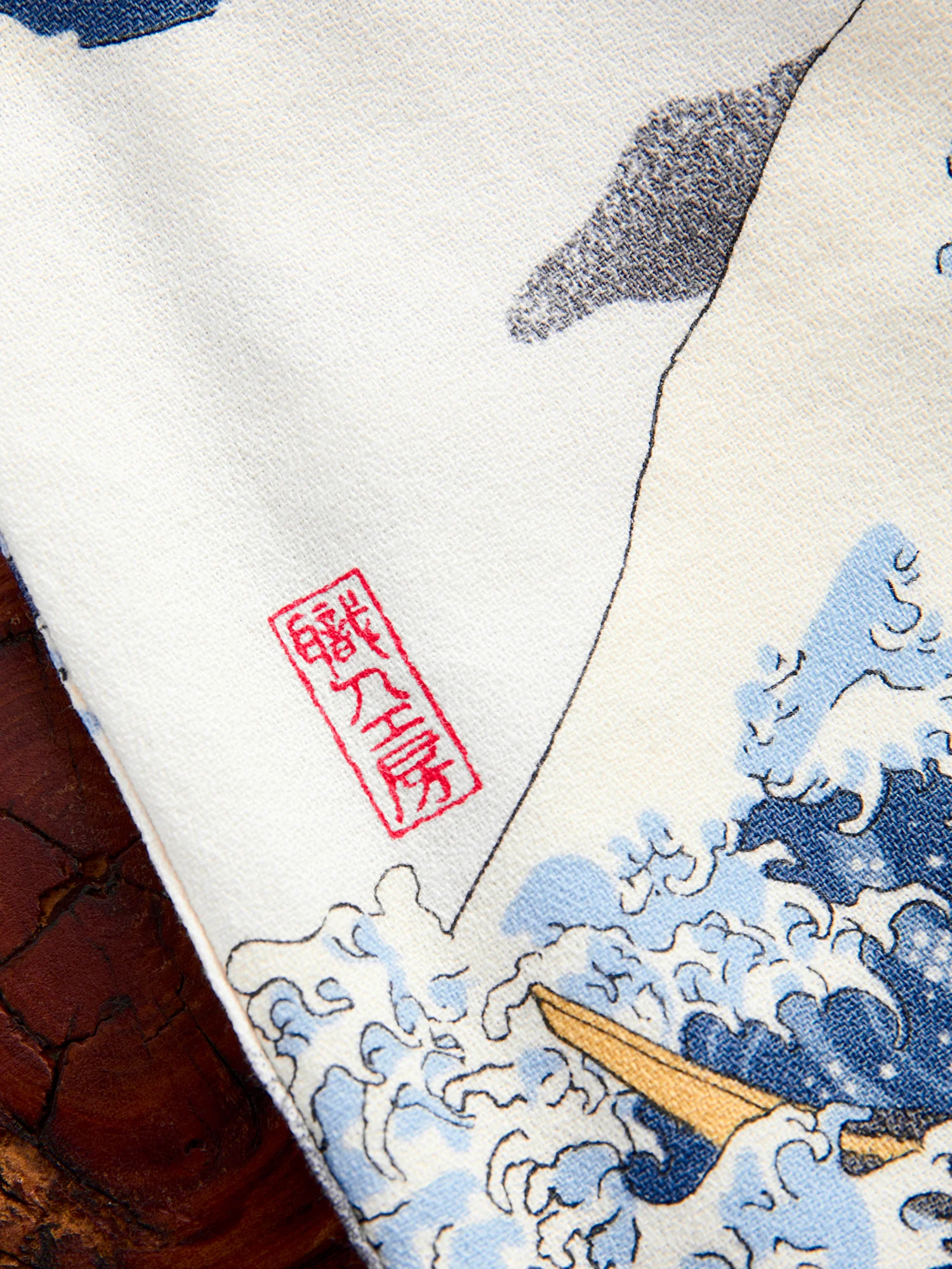 "Great Wave" Vacation Shirt in Ivory - Image 6