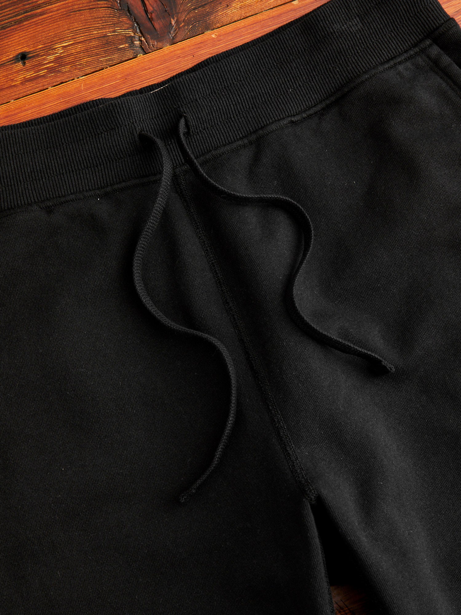 Heavyweight Fleece Cuffed Sweatpant in Black - Image 4
