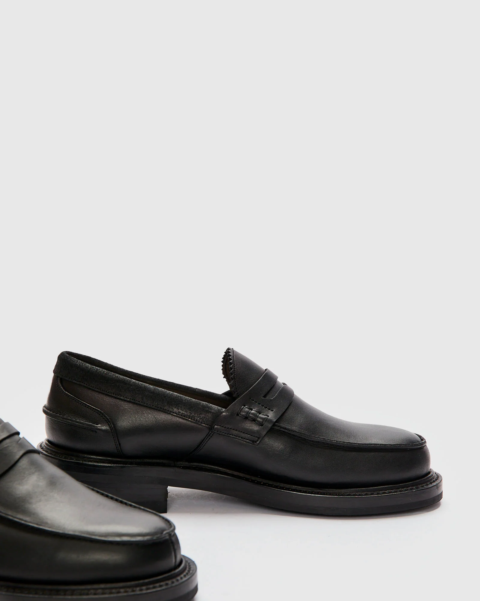 All-Season Loafer in Black "Señora" - Image 4