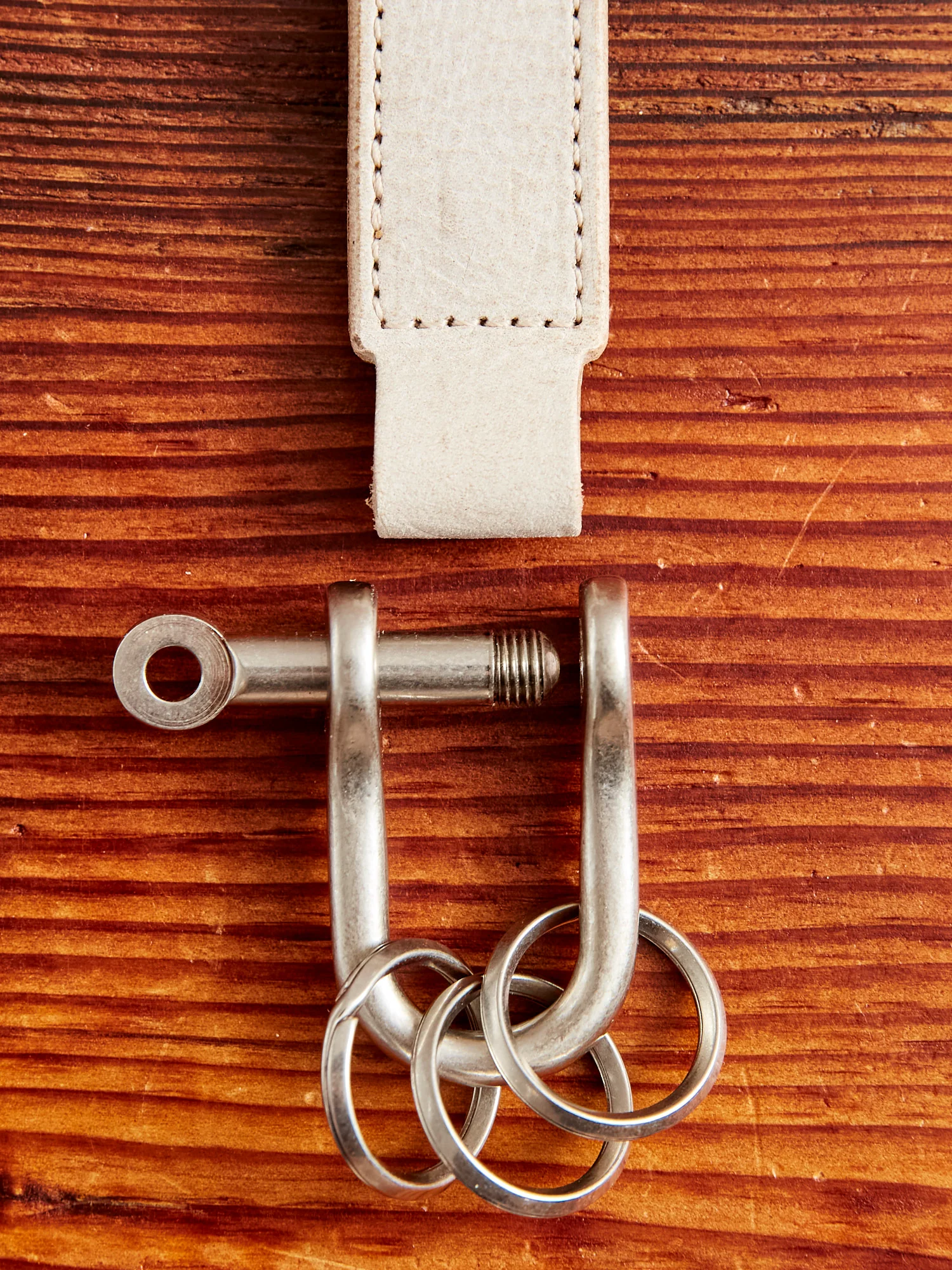 Key Shackle in Ivory - Image 3