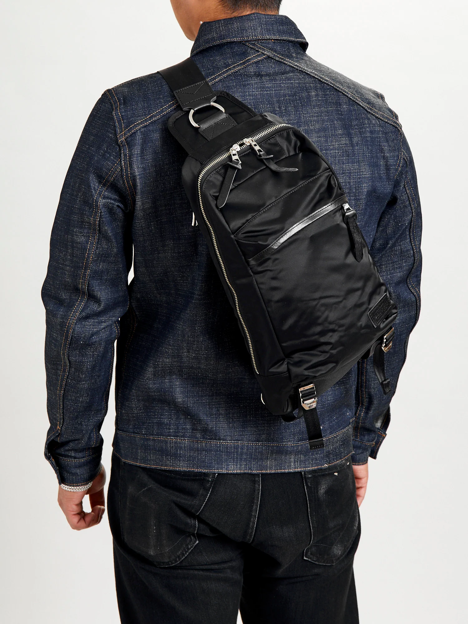 Lightning Shoulder Bag in Black - Image 2