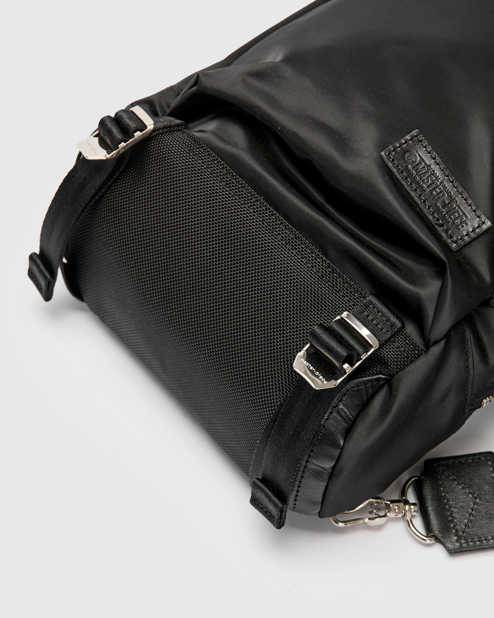 Lightning Shoulder Bag in Black - Image 9