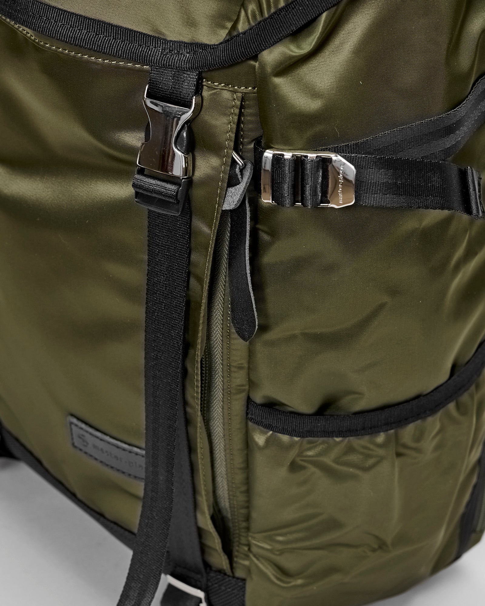 Lightning V2 Backpack in Khaki - Image 9