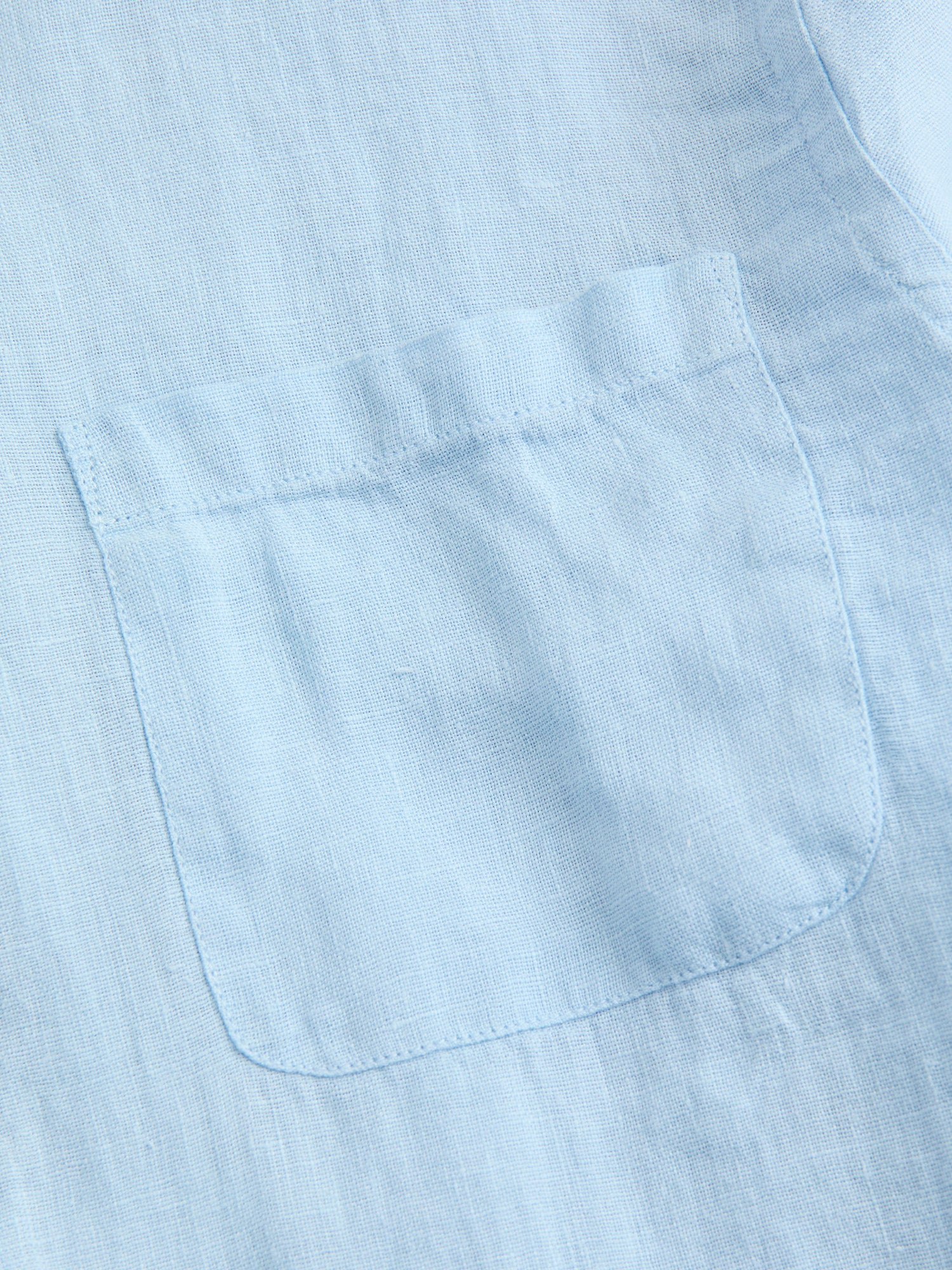 Linen Button-Up Shirt in Sky - Image 4