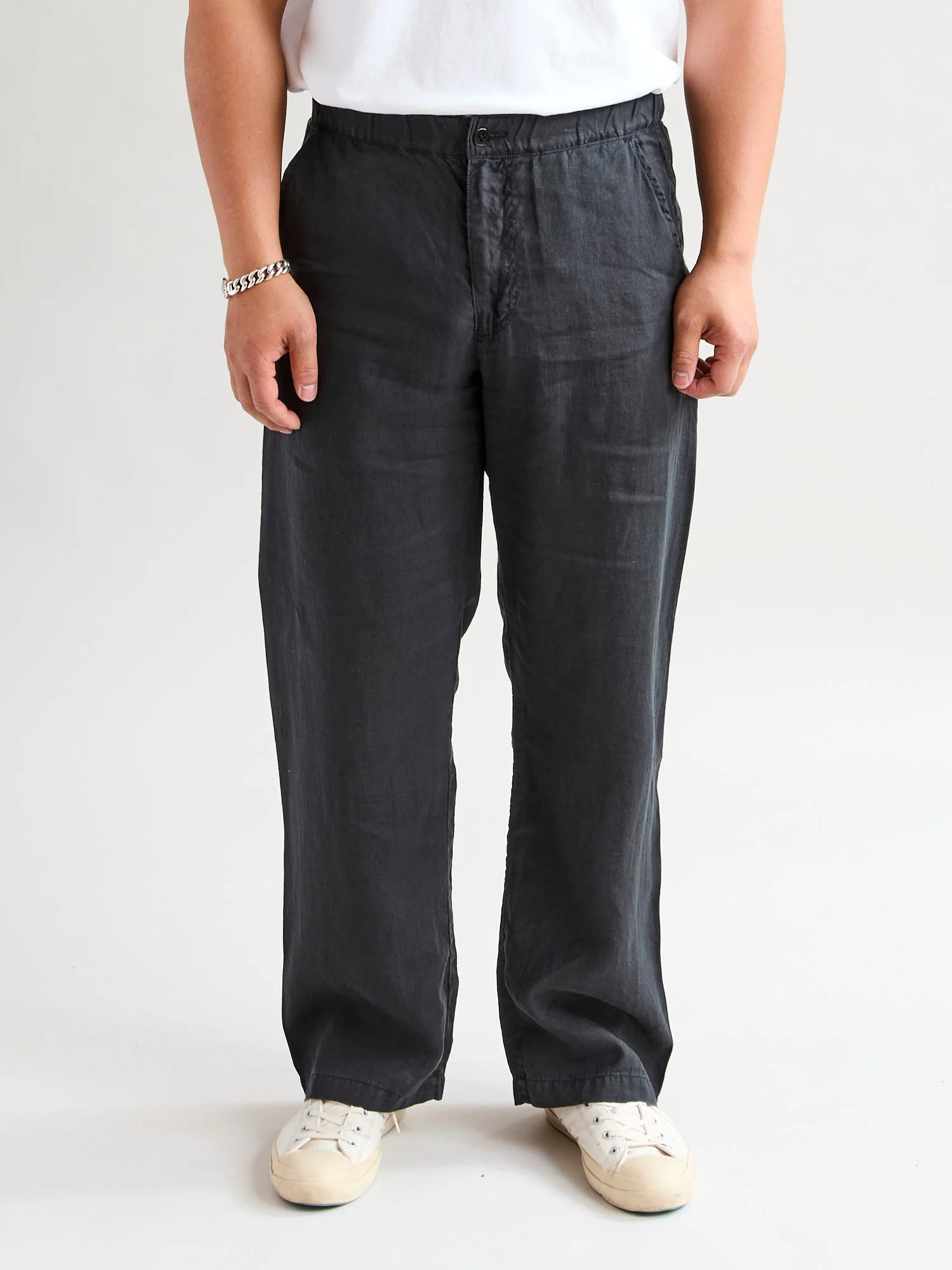 Linen Easy Pants in Black - Image 2