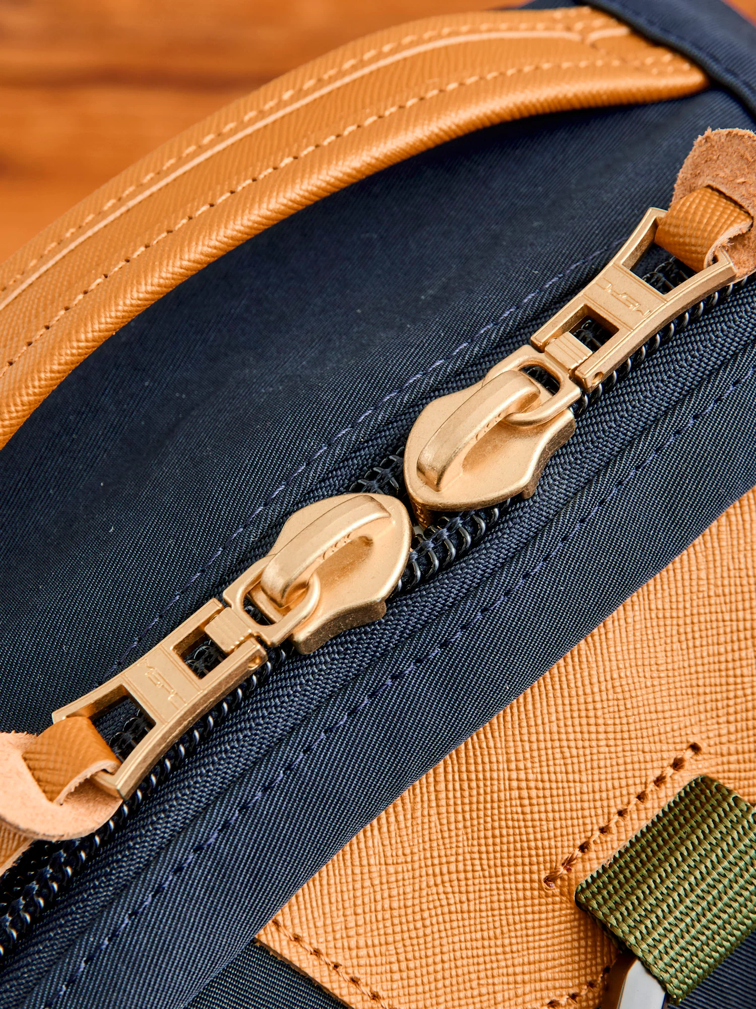 Link Backpack v2 in Navy - Image 11