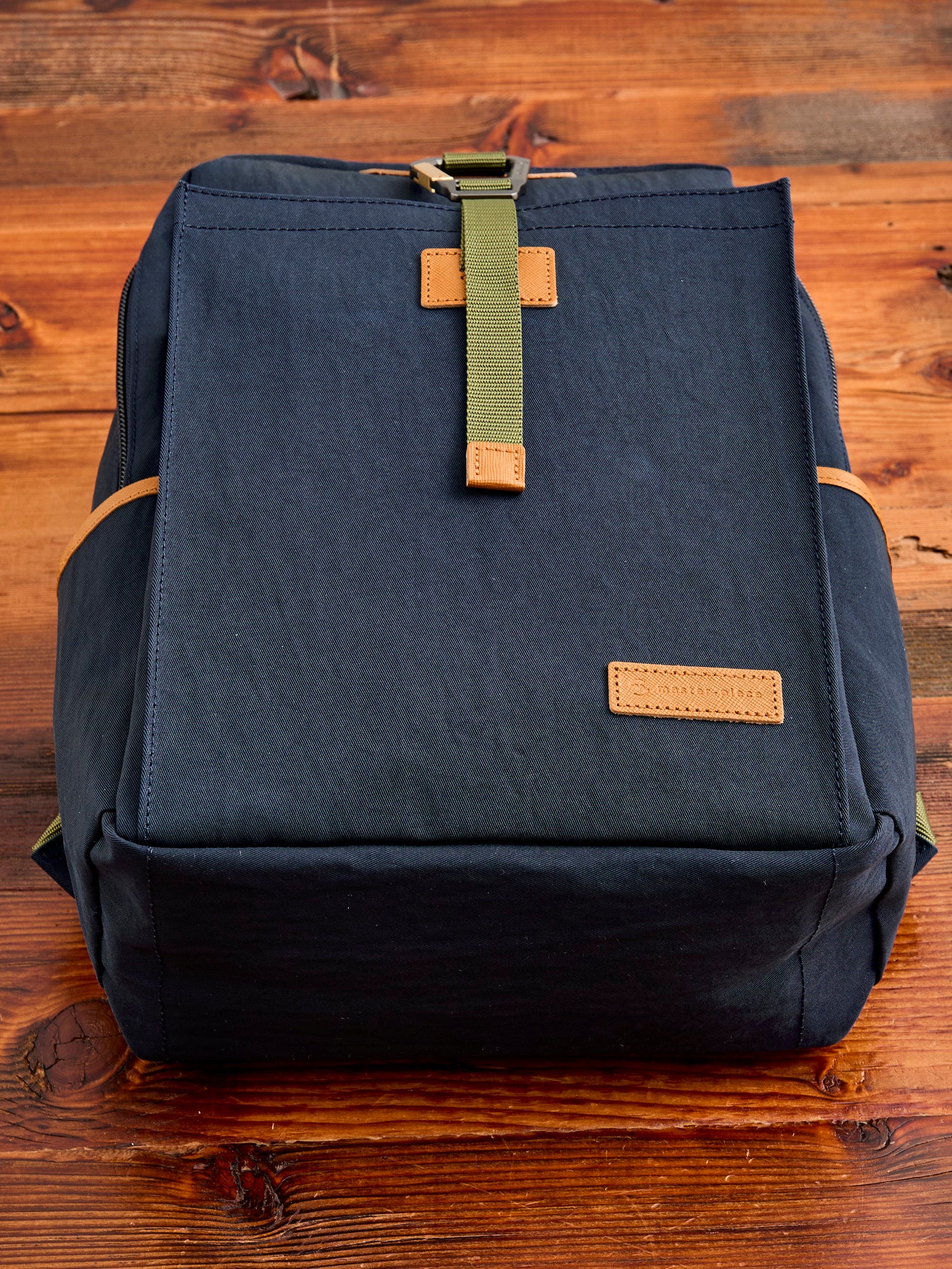 Link Backpack v2 in Navy - Image 6