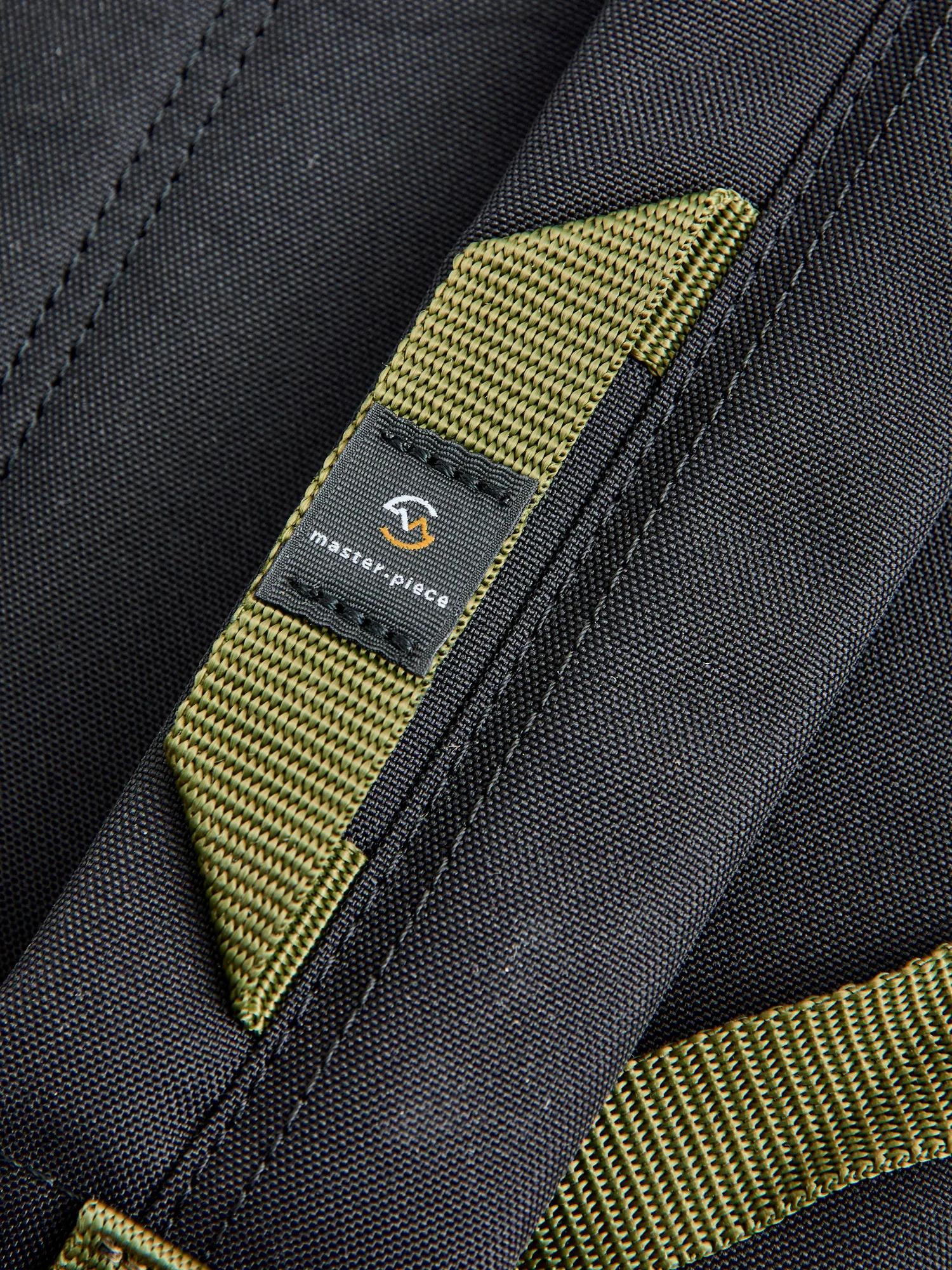 Link Backpack v2 in Navy - Image 9