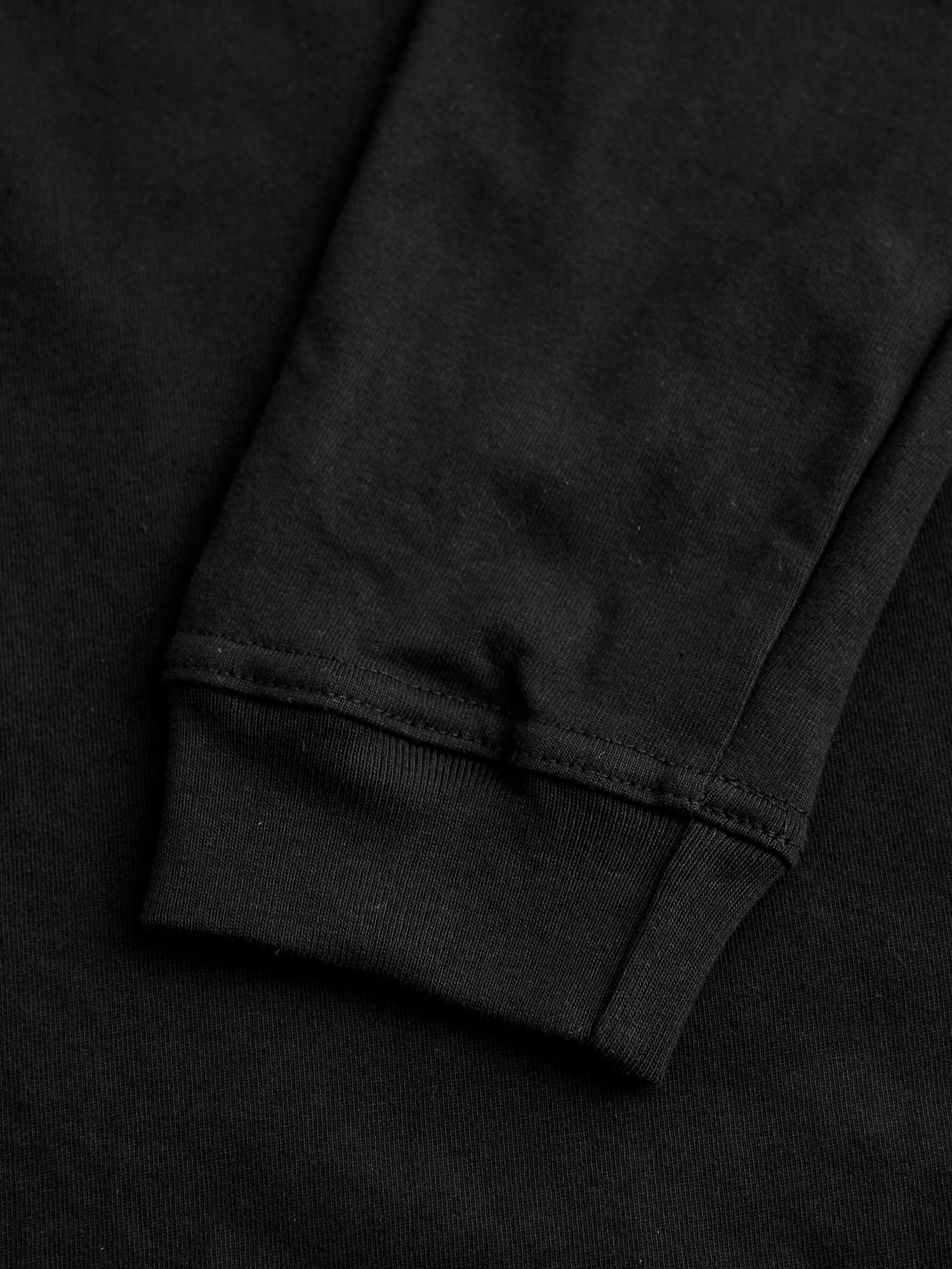 Long Sleeve Pocket T-Shirt in Black - Image 5