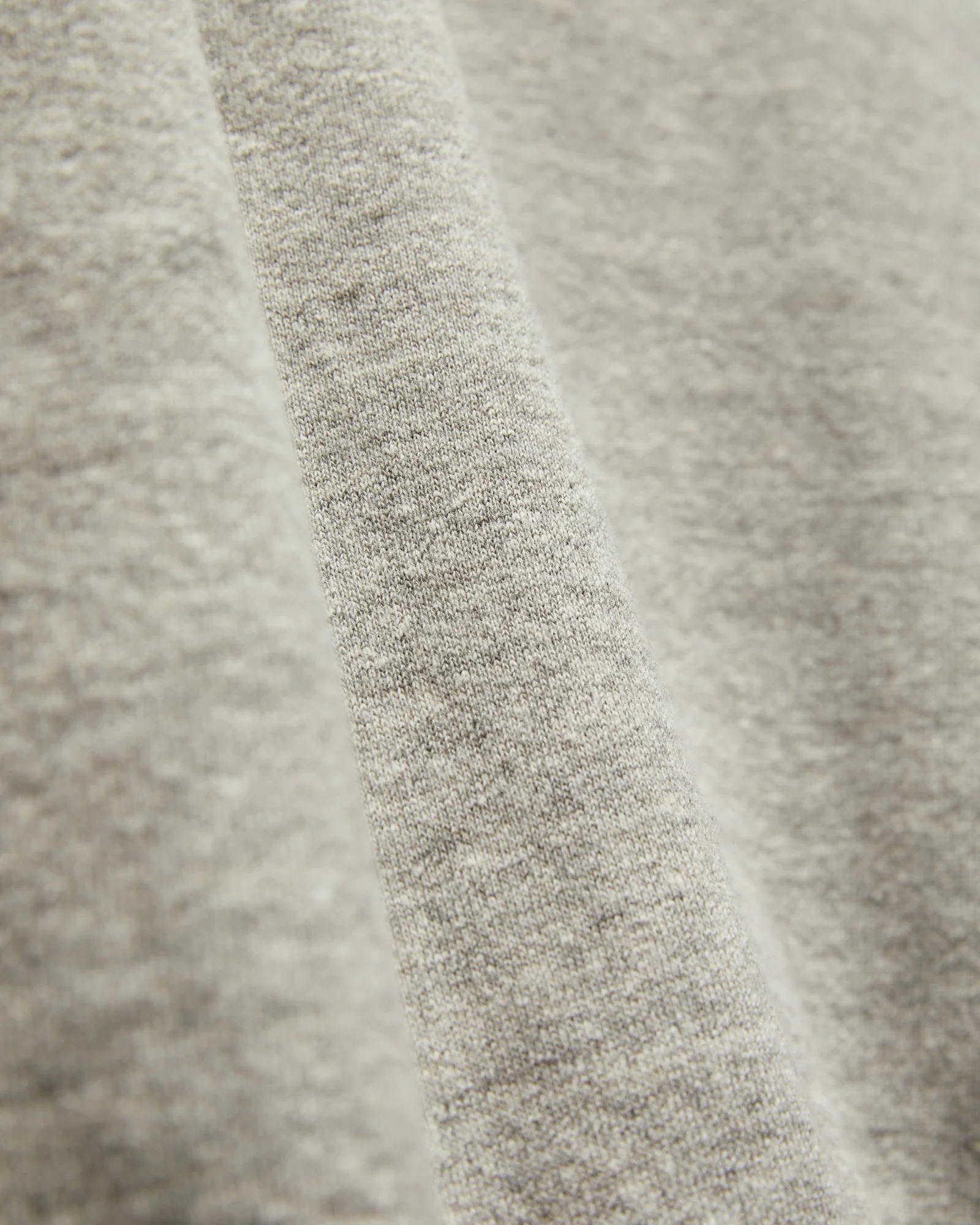 Tsuriami Raglan Sleeve Sweatshirt in Heather Grey - Image 2