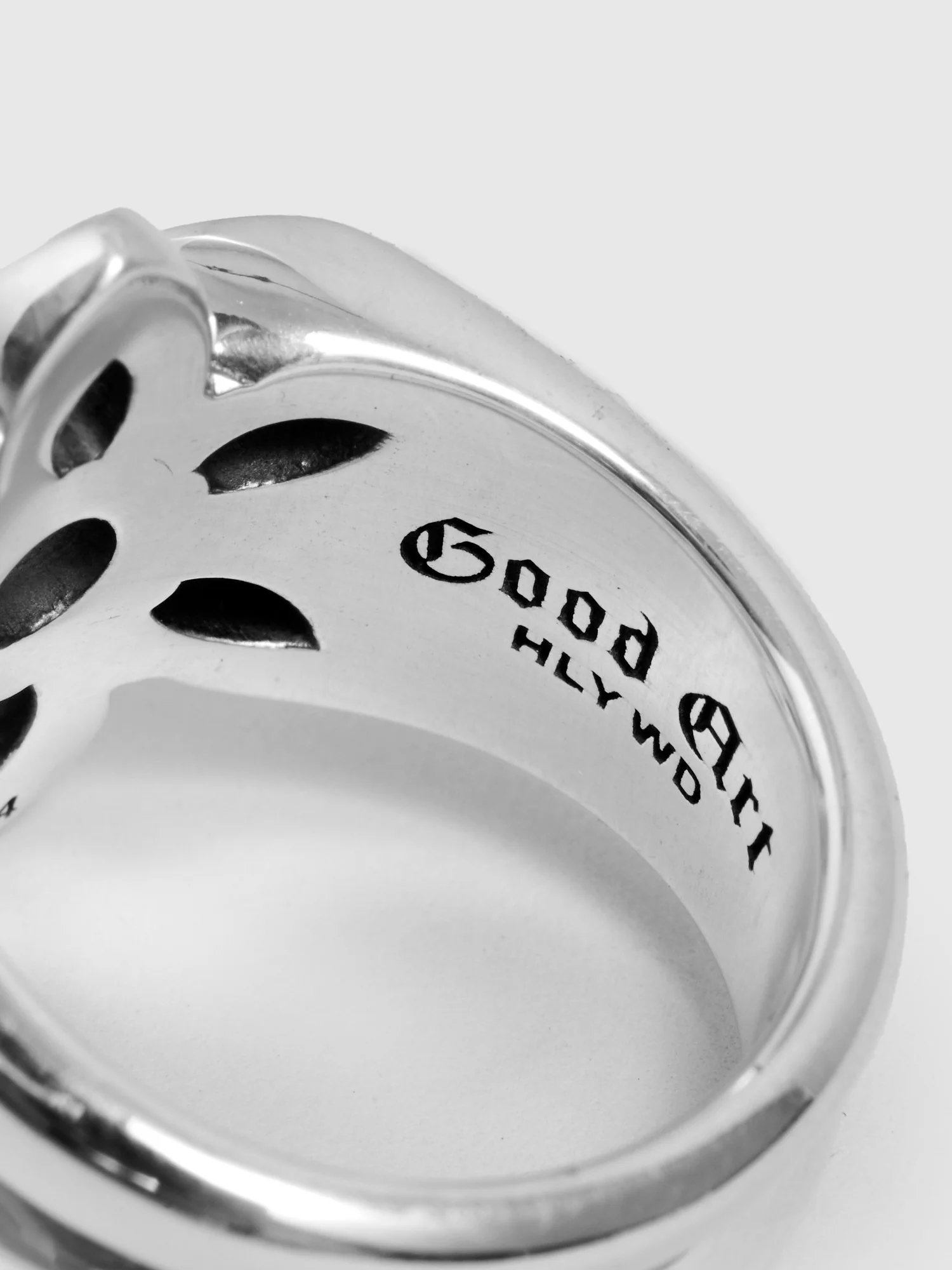 Model 28 Ring Medium in Sterling Silver - Image 4