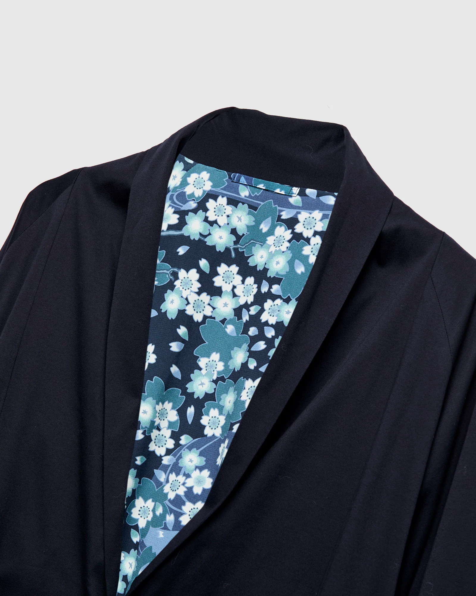 "Nagare Sakura" Reversible Knit Haori in Dark Navy - Image 6