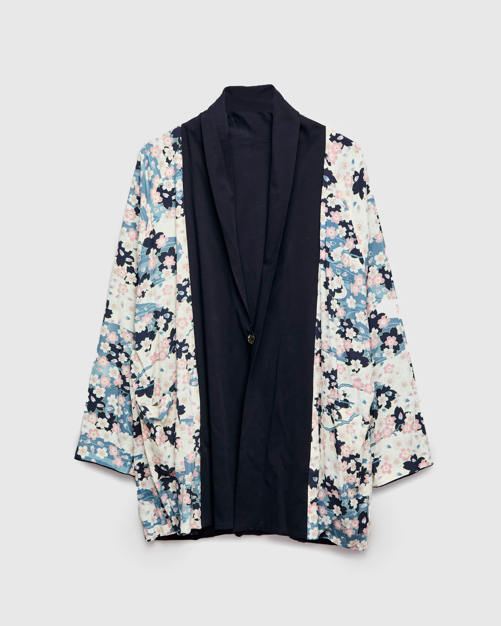 "Nagare Sakura" Reversible Knit Haori in White - Image 2