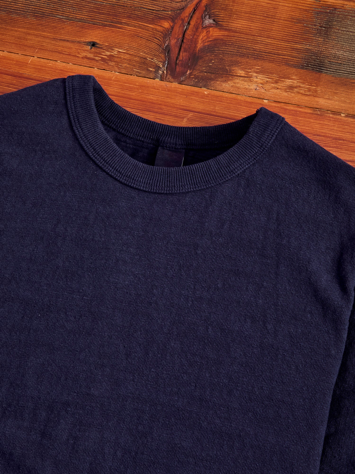 No. 8 Slub Nep Short Sleeve T-Shirt in Navy - Image 4