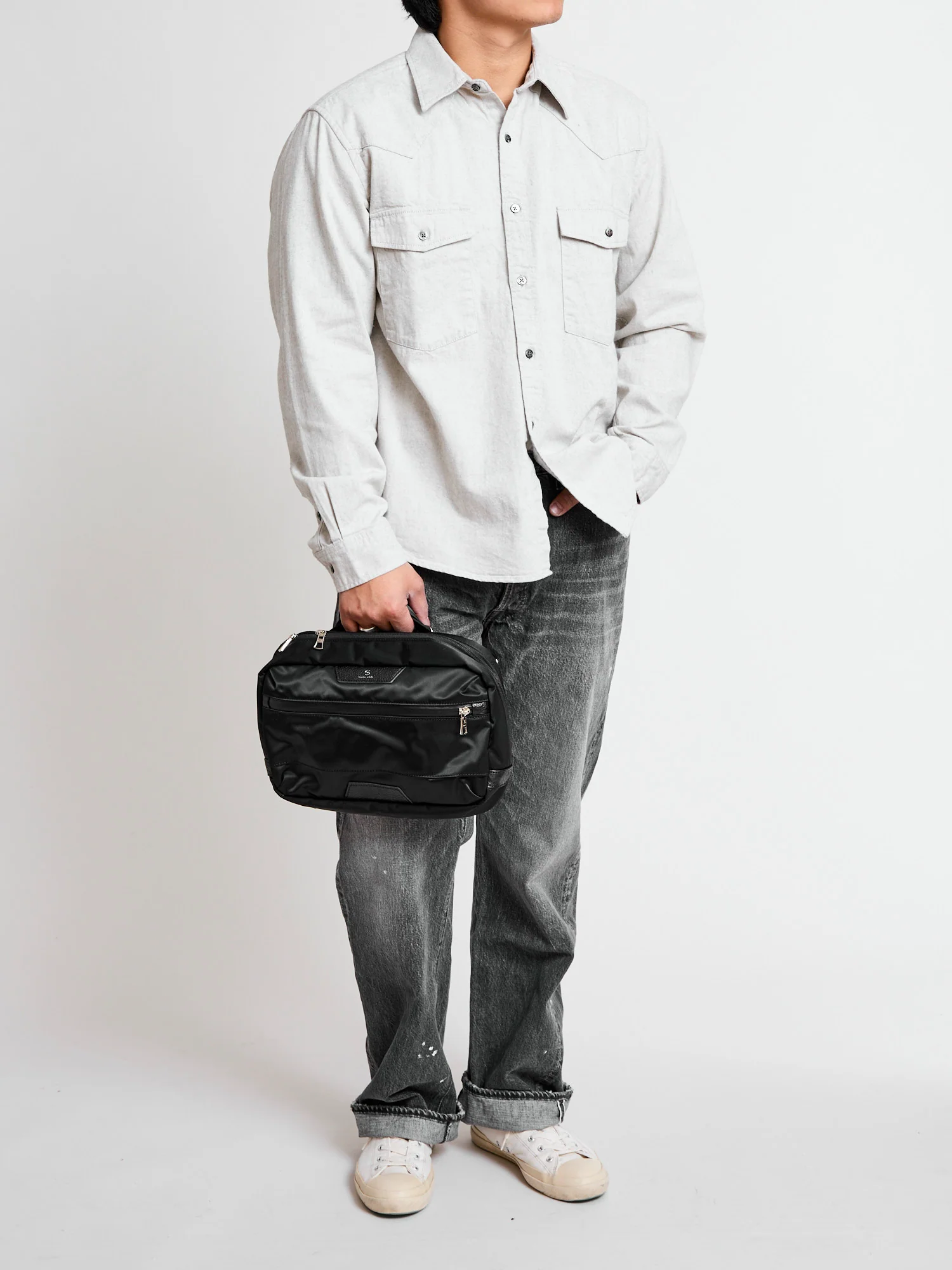 Progress Large Shoulder Carry Bag in Black - Image 3