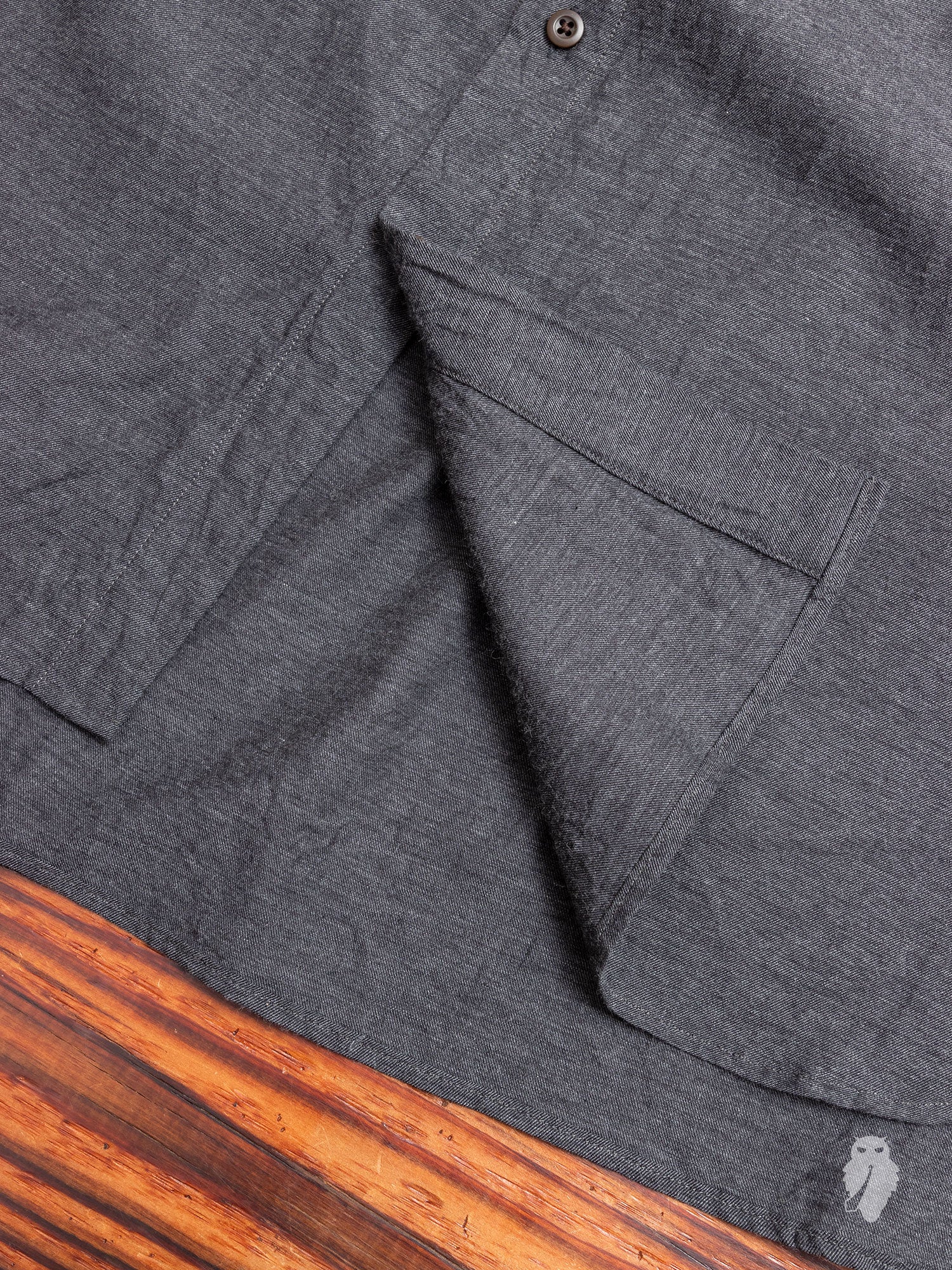 Regular Collar Longshirt in Charcoal - Image 7