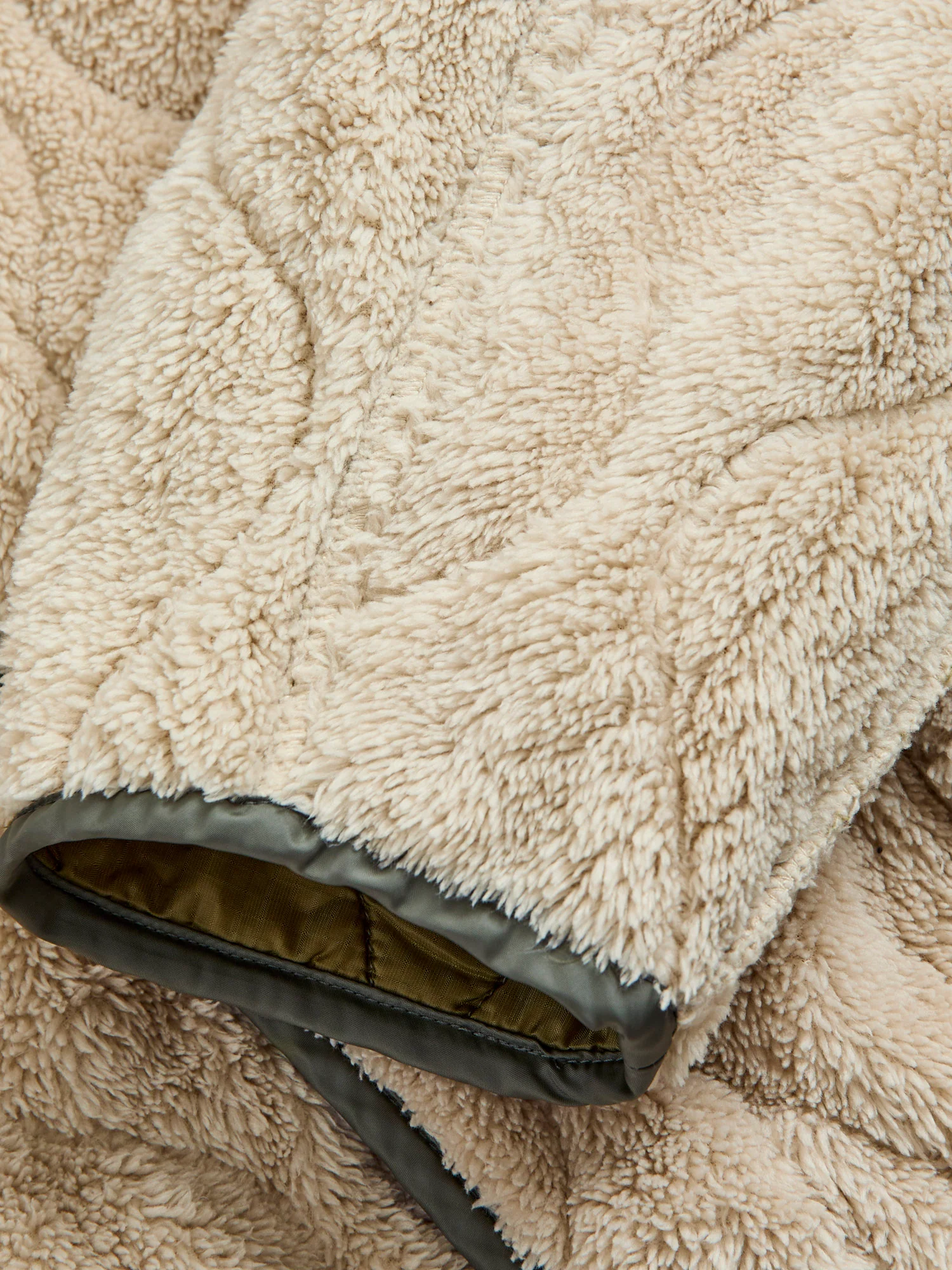 Reversible Nylon Ripstop Boa Liner Jacket in Khaki - Image 10