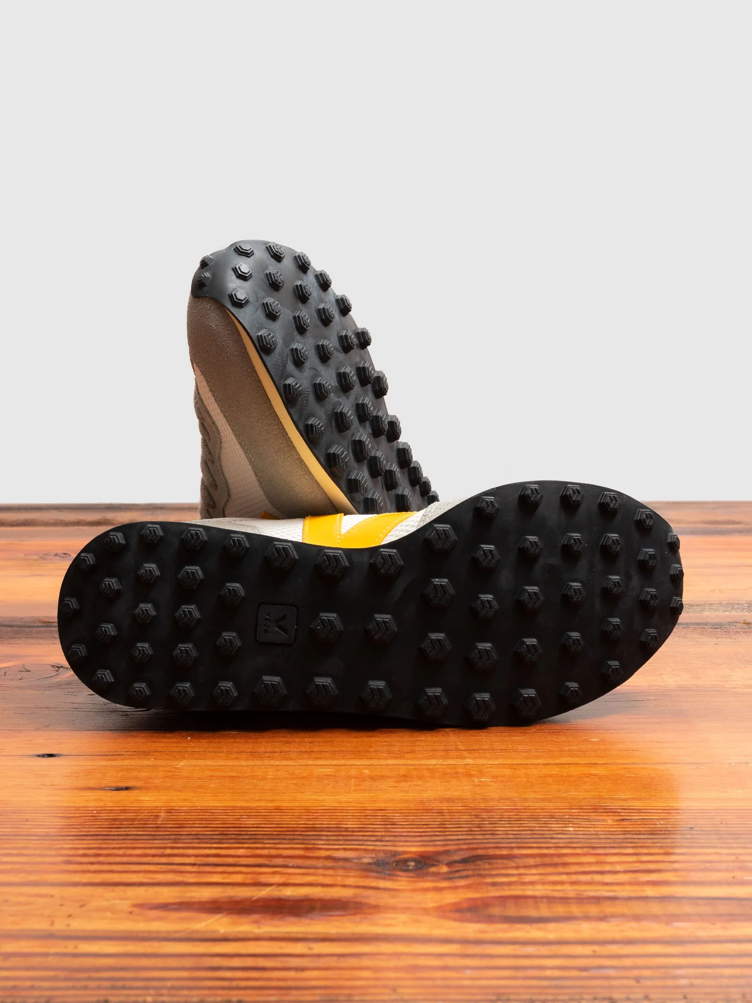 Rio Branco Sneaker in Gravel Ouro - Image 2