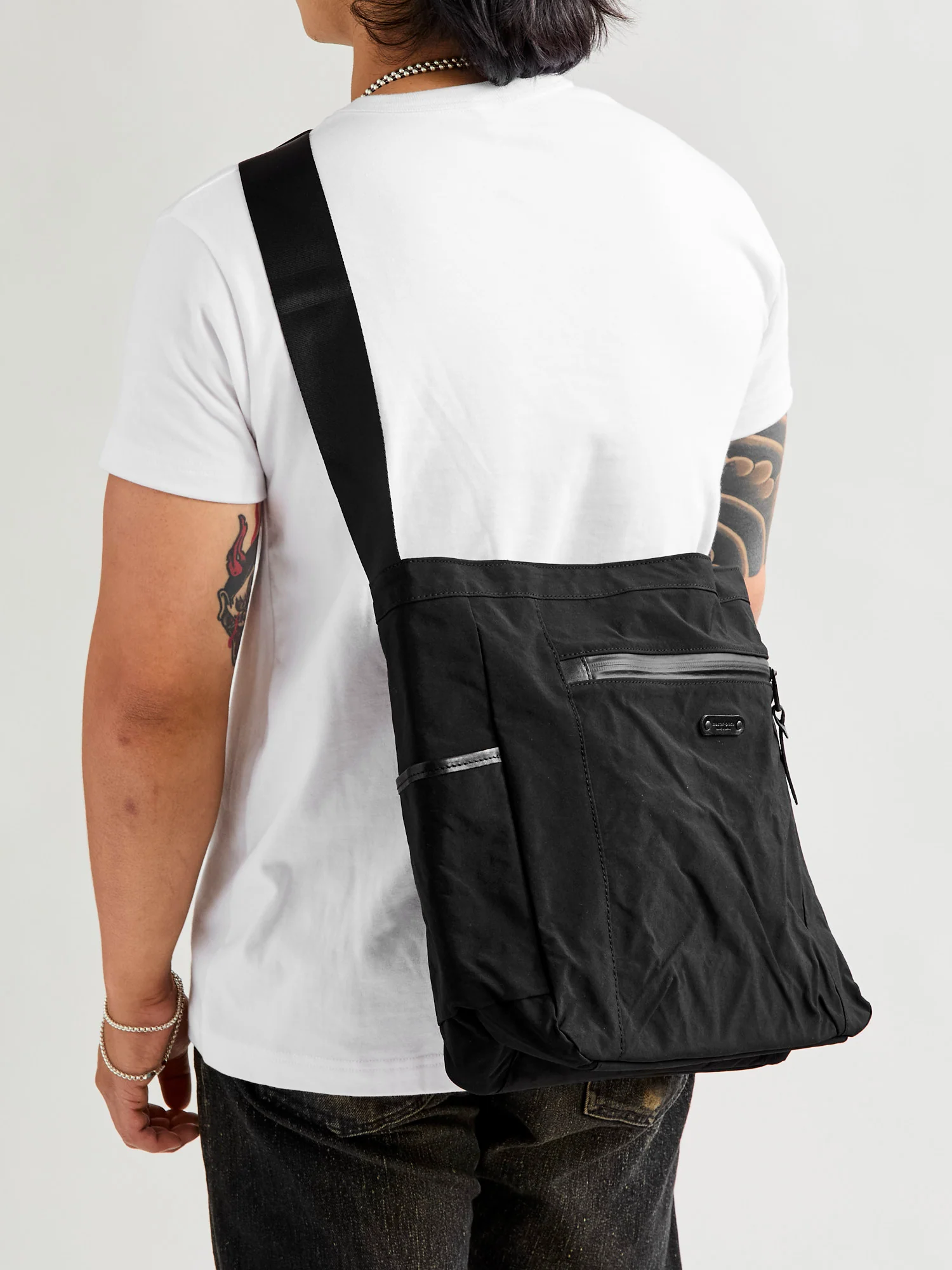 Root Shoulder Tote Bag in Black - Image 2