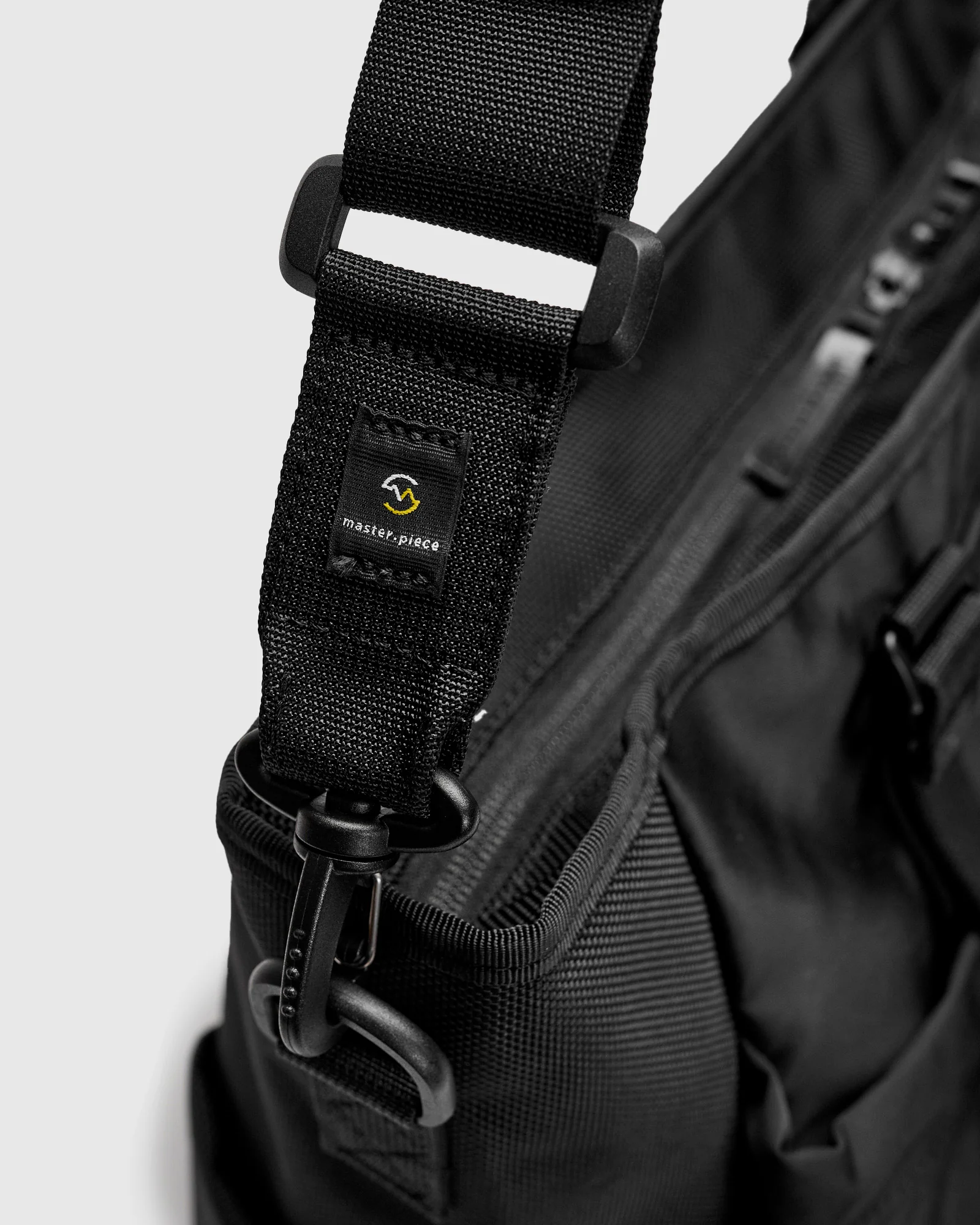 Scramble 2way Tote Bag in Black - Image 9