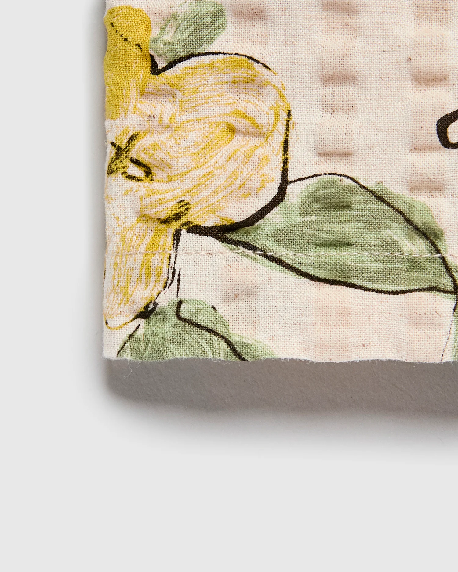 Seersucker Crammond Shirt in Ecru Yellow Floral Print - Image 4