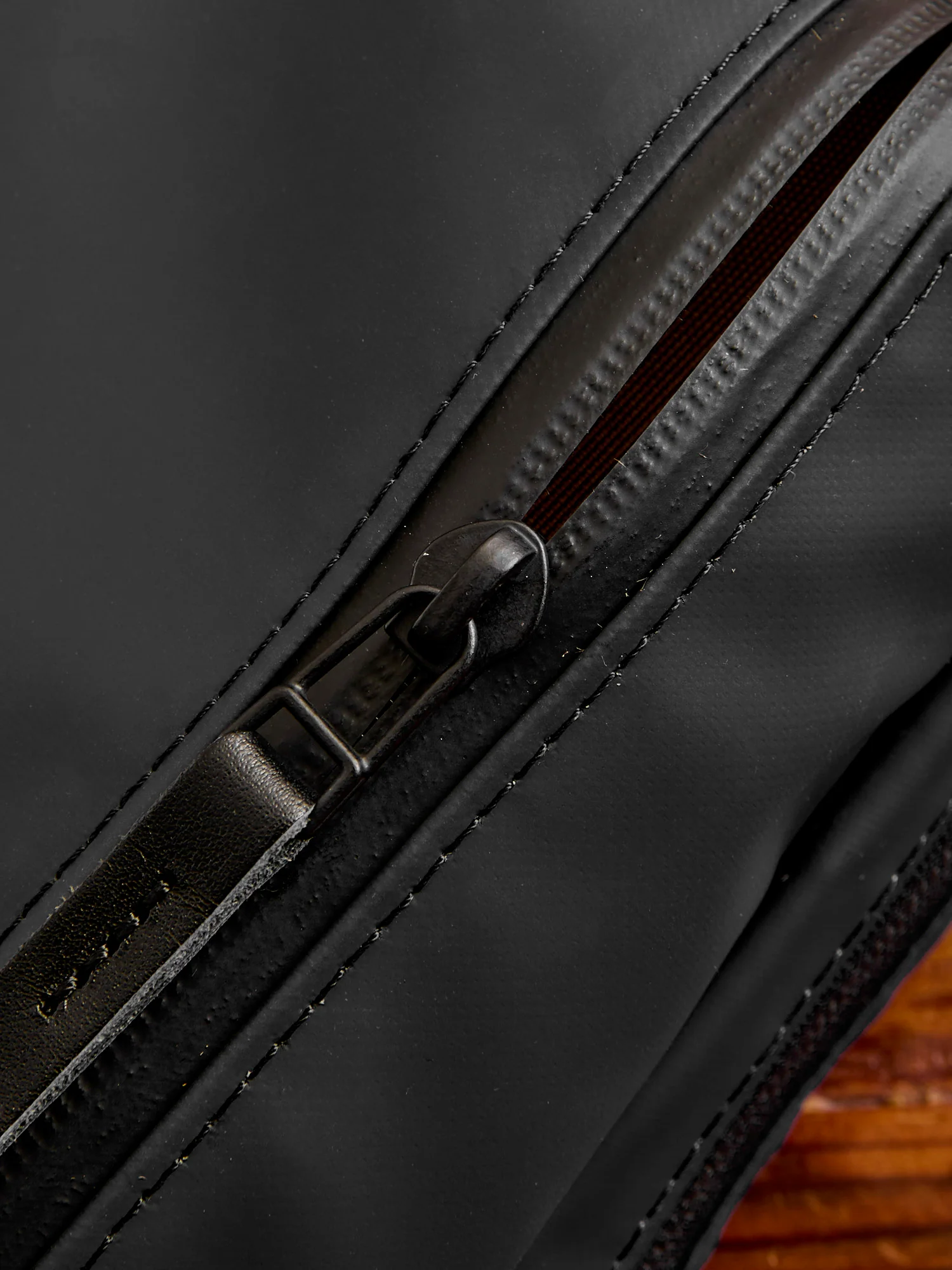 Slick Sling Bag in Black - Image 7