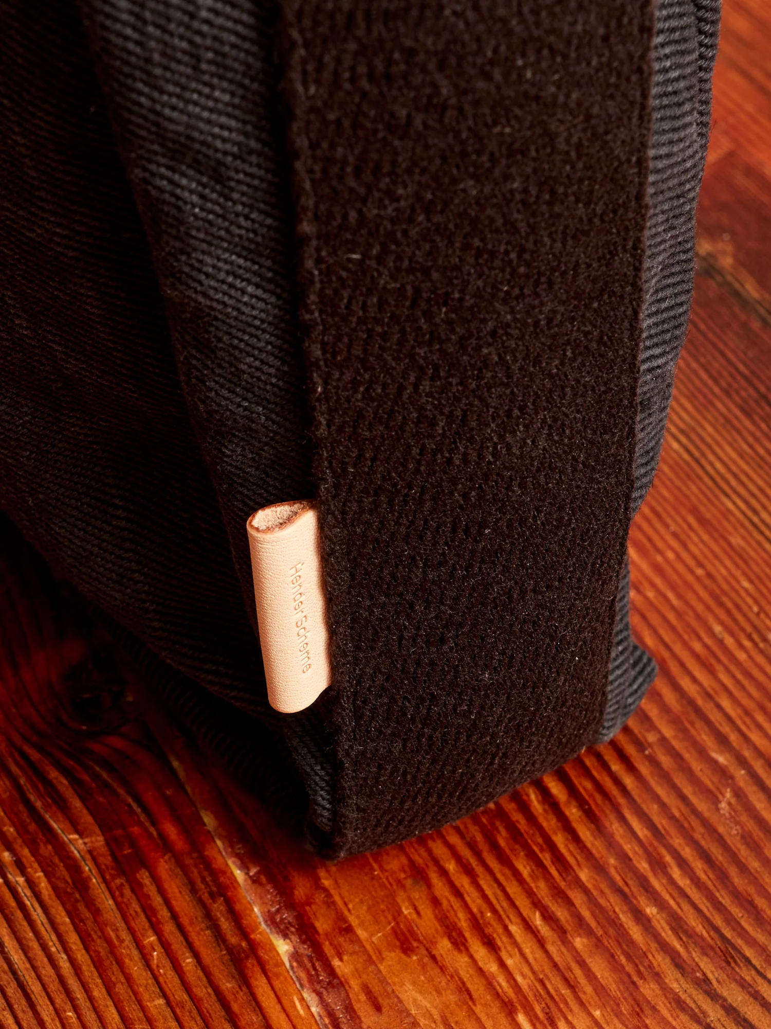 Square Shoulder Bag in Black - Image 5