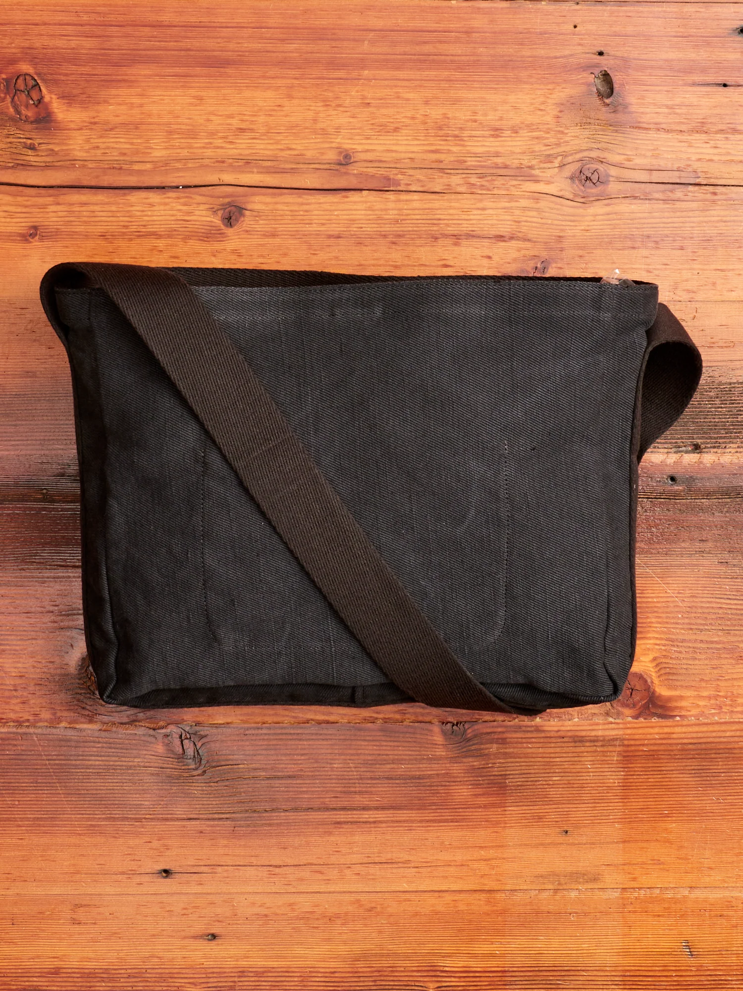 Square Shoulder Bag in Black - Image 7